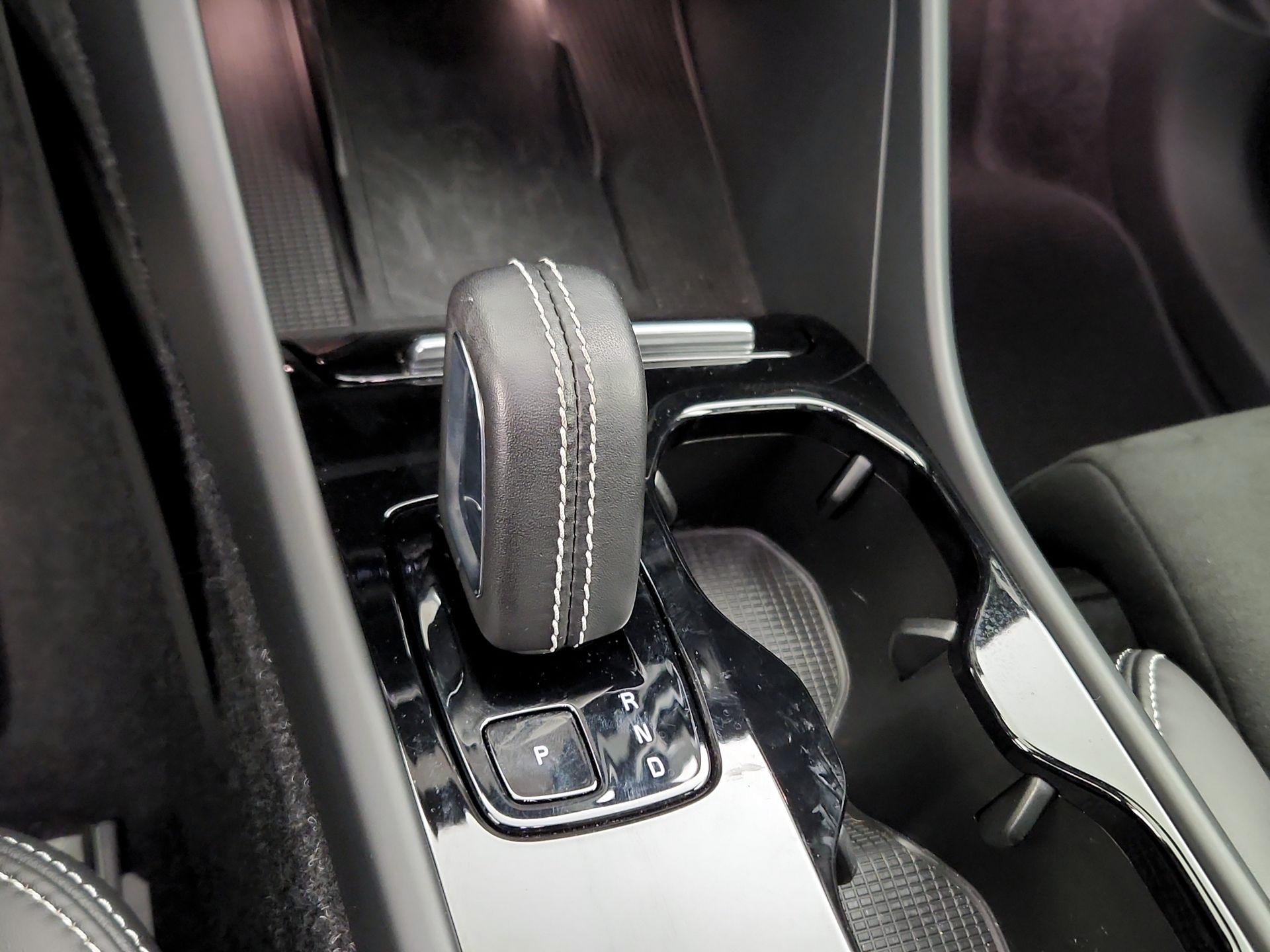 Thumbnail: 2021 Volvo XC40 - 17