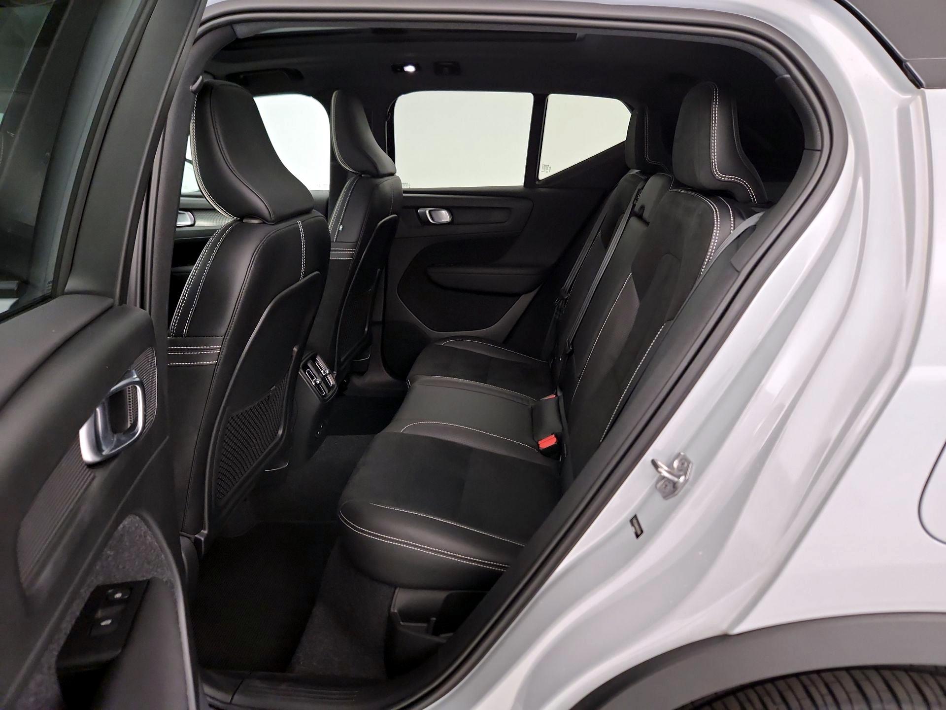 Thumbnail: 2021 Volvo XC40 - 20