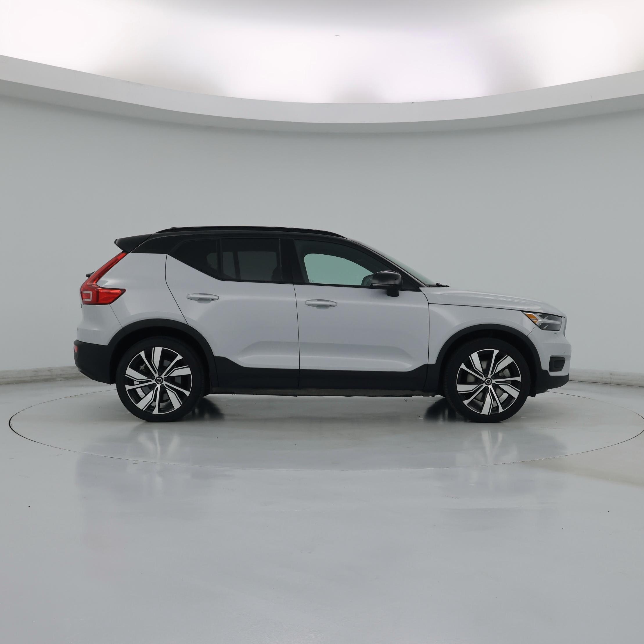 Thumbnail: 2021 Volvo XC40 - 7