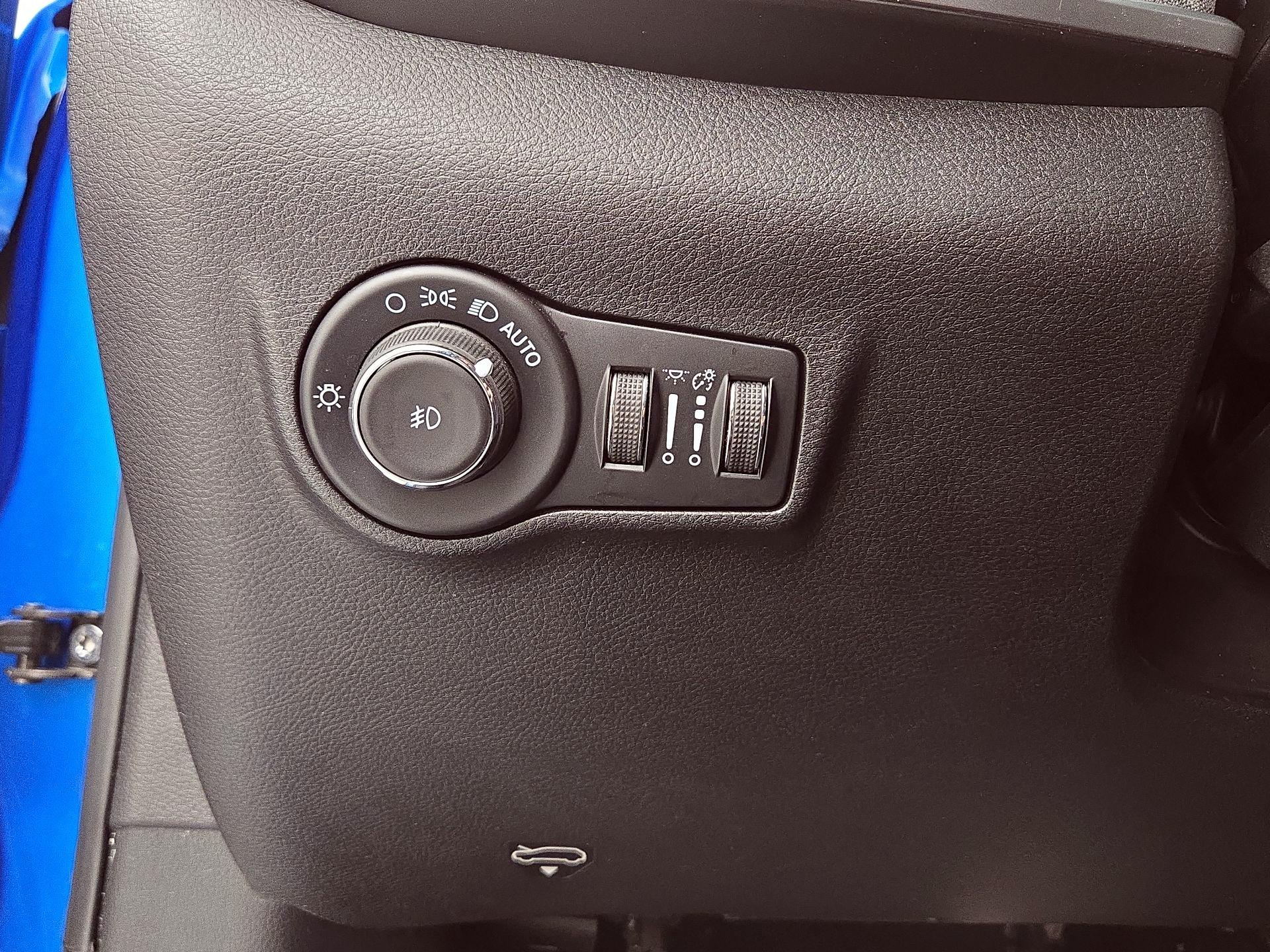 Thumbnail: 2022 Jeep Compass - 13