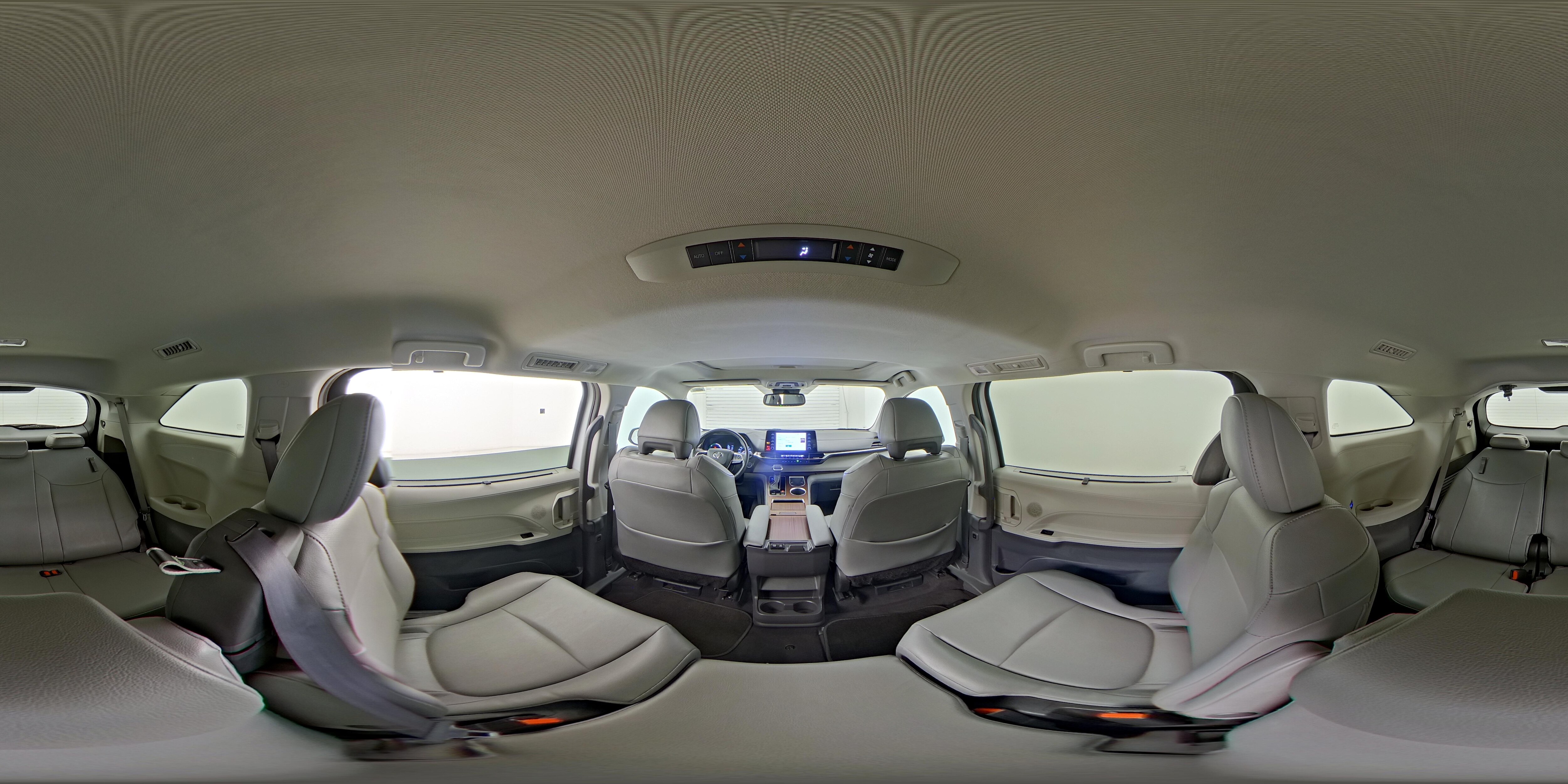 2024 Toyota Sienna XLE - Photo 28
