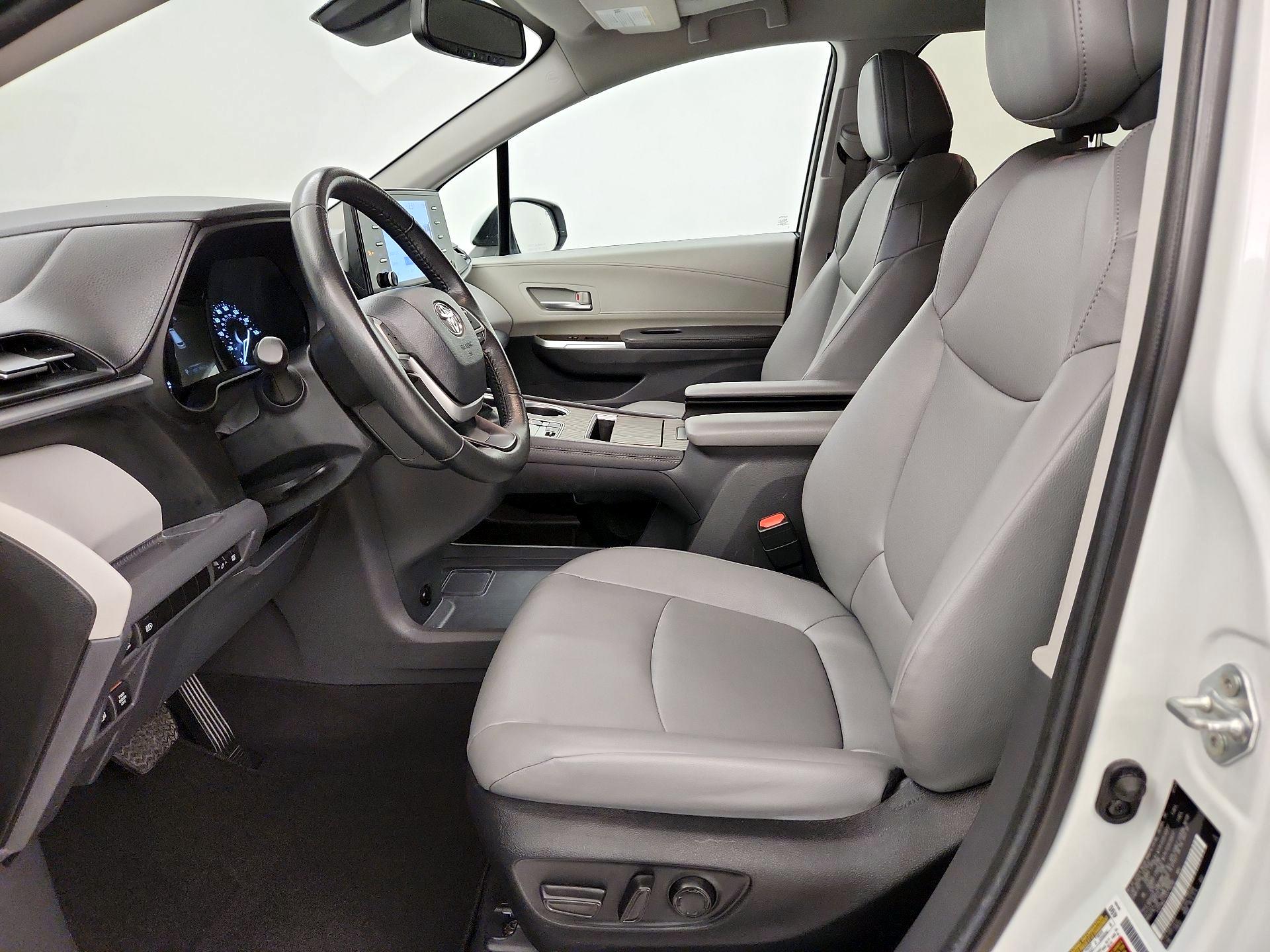 Thumbnail: 2024 Toyota Sienna - 11