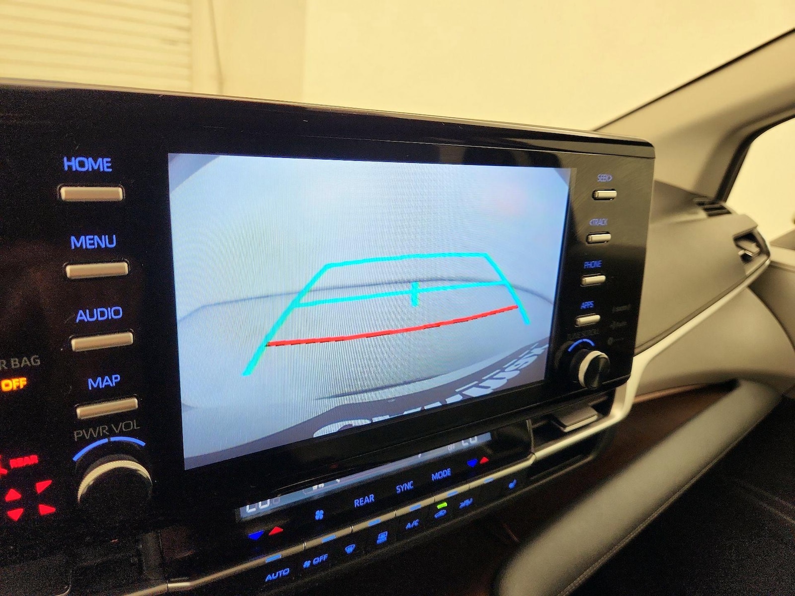 2024 Toyota Sienna XLE - Photo 15