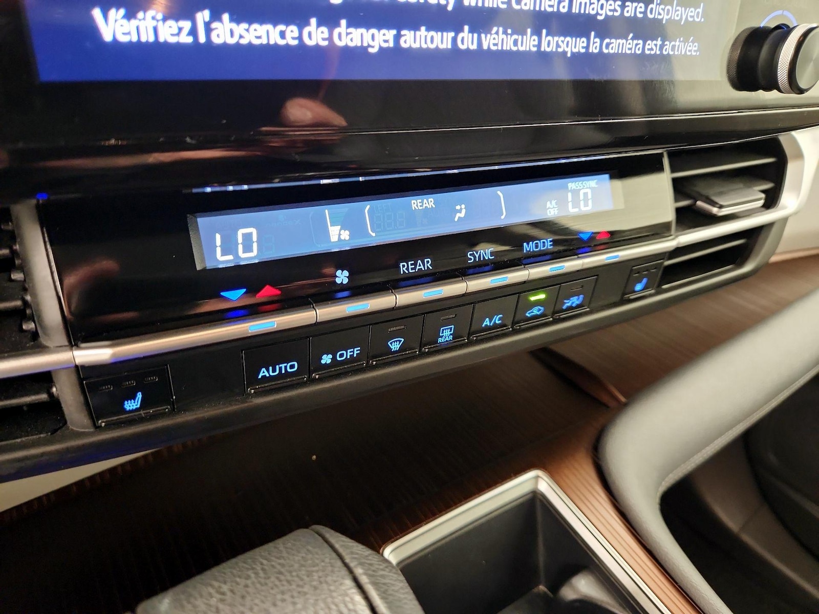 2024 Toyota Sienna XLE - Photo 17