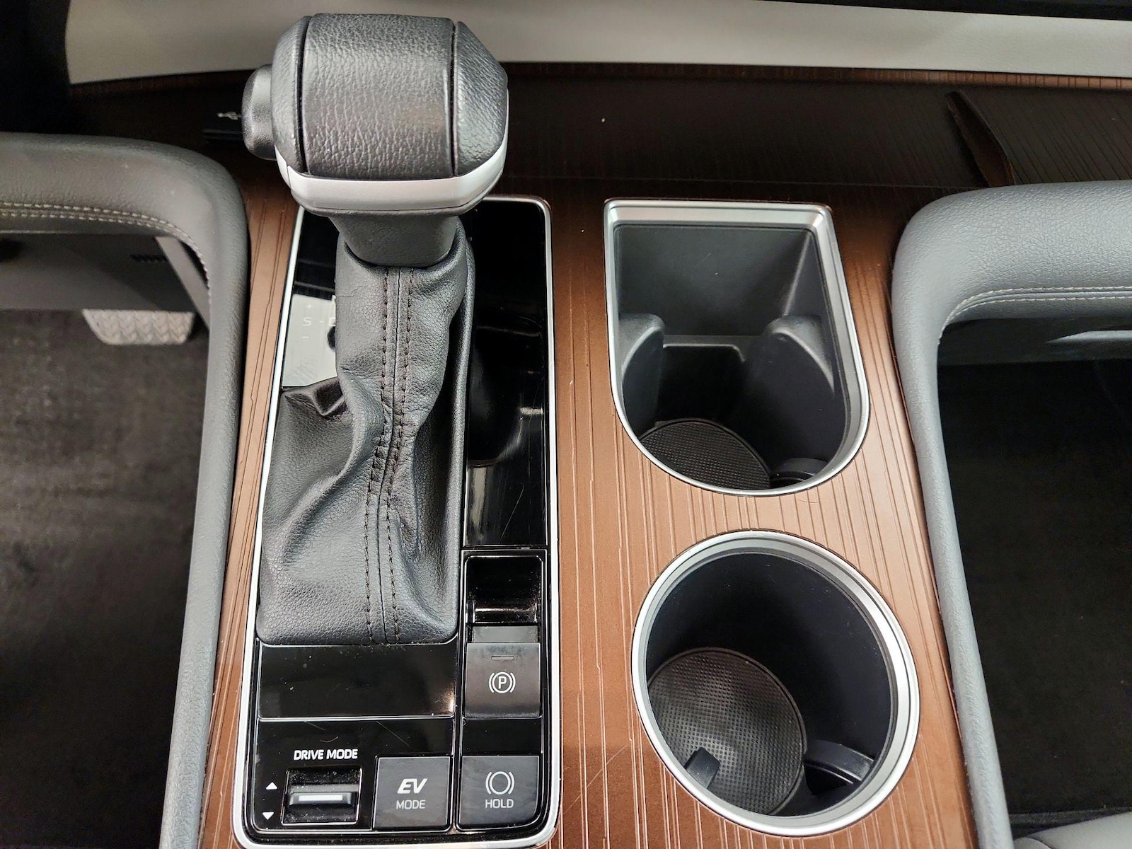 2024 Toyota Sienna XLE - Photo 18