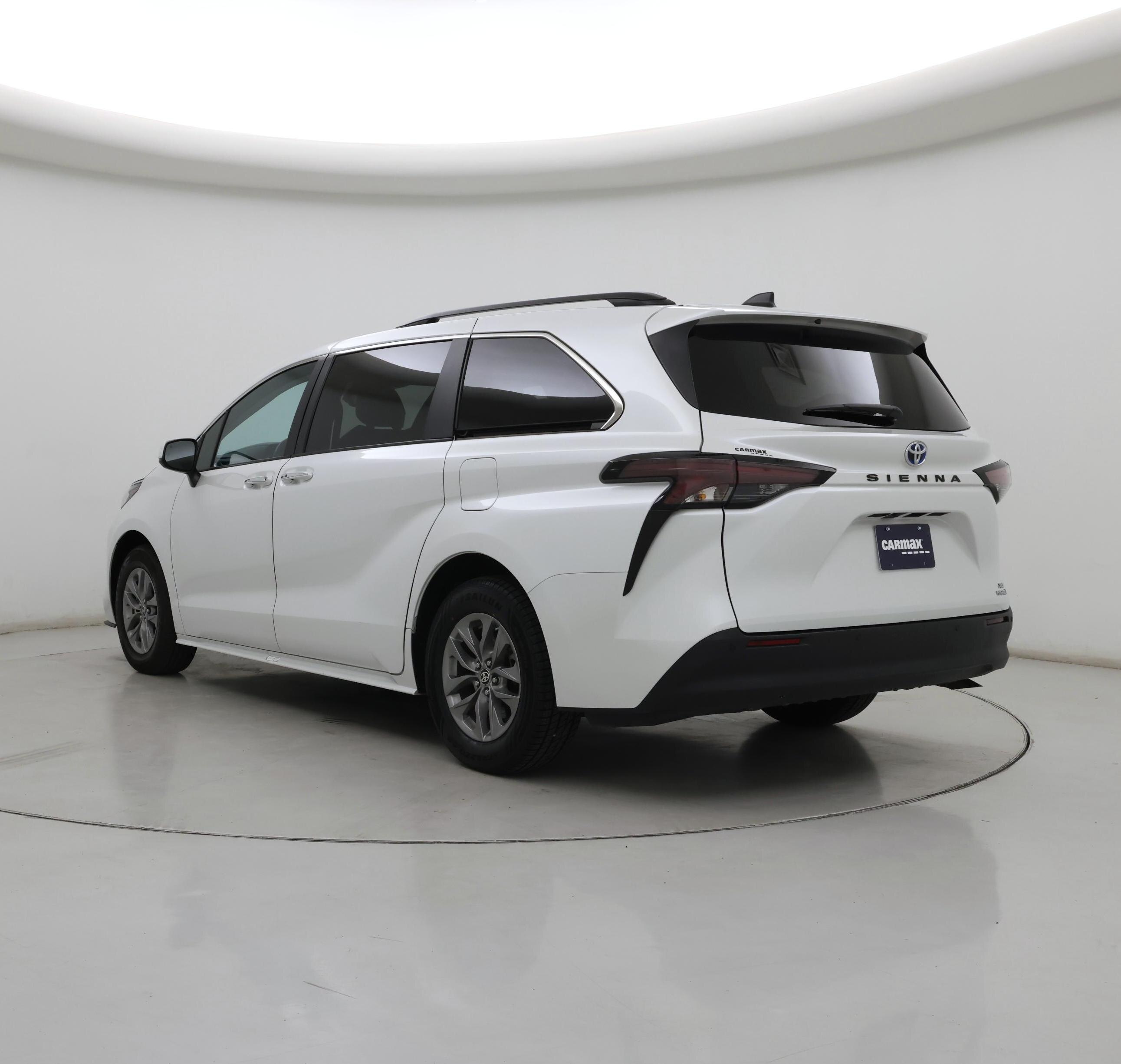 Thumbnail: 2024 Toyota Sienna - 2