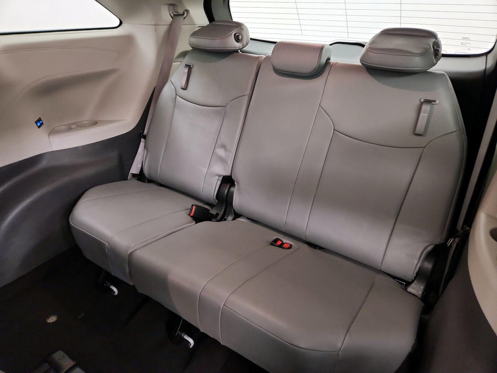 2024 Toyota Sienna XLE - Photo 22