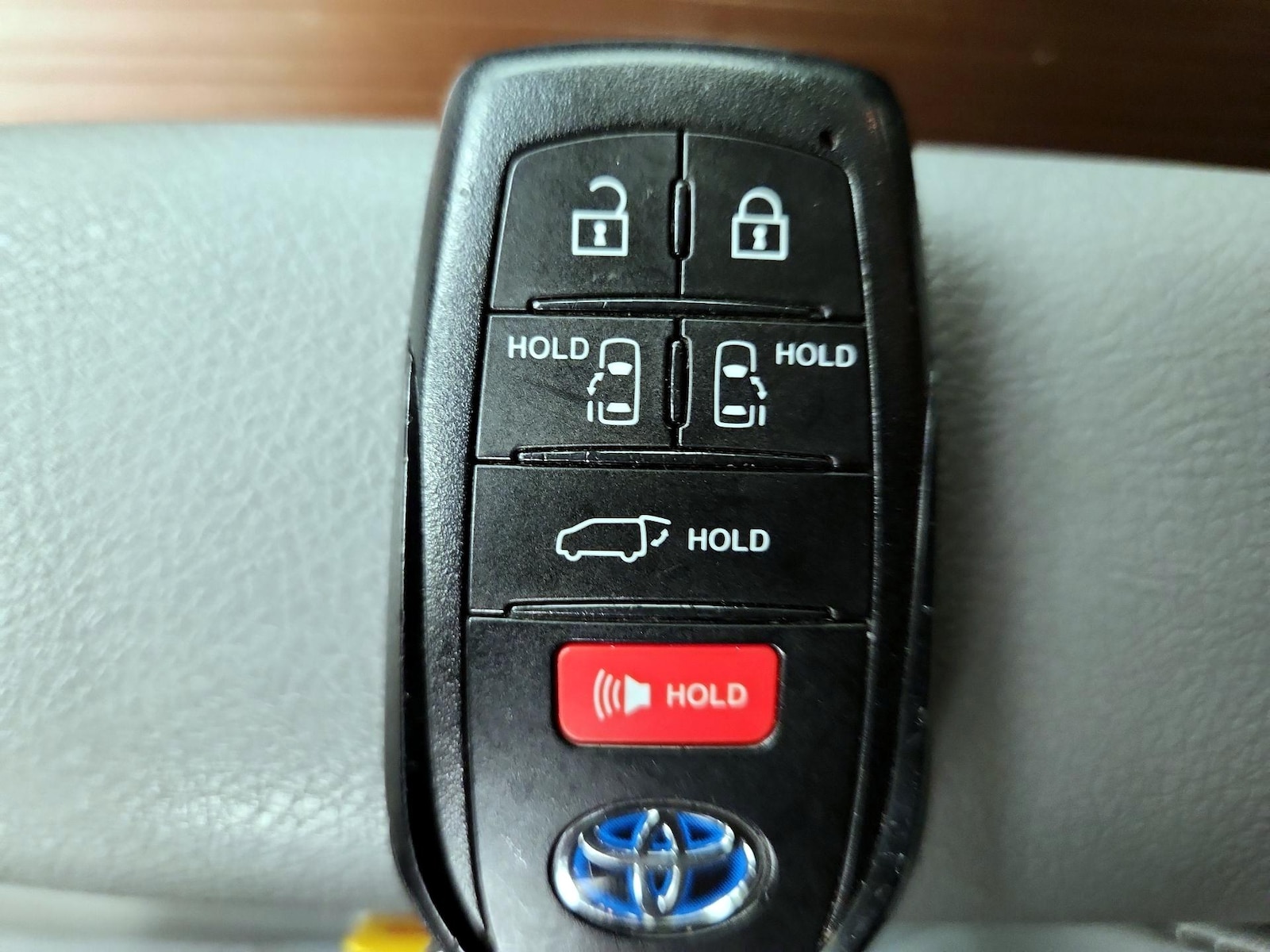 2024 Toyota Sienna XLE - Photo 26