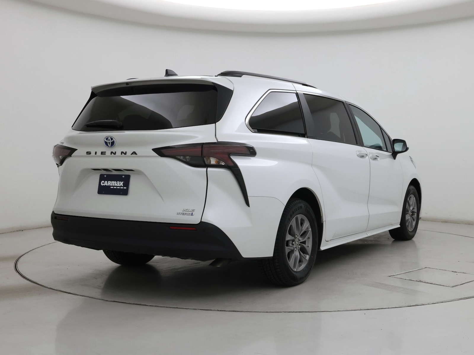 2024 Toyota Sienna XLE - Photo 9