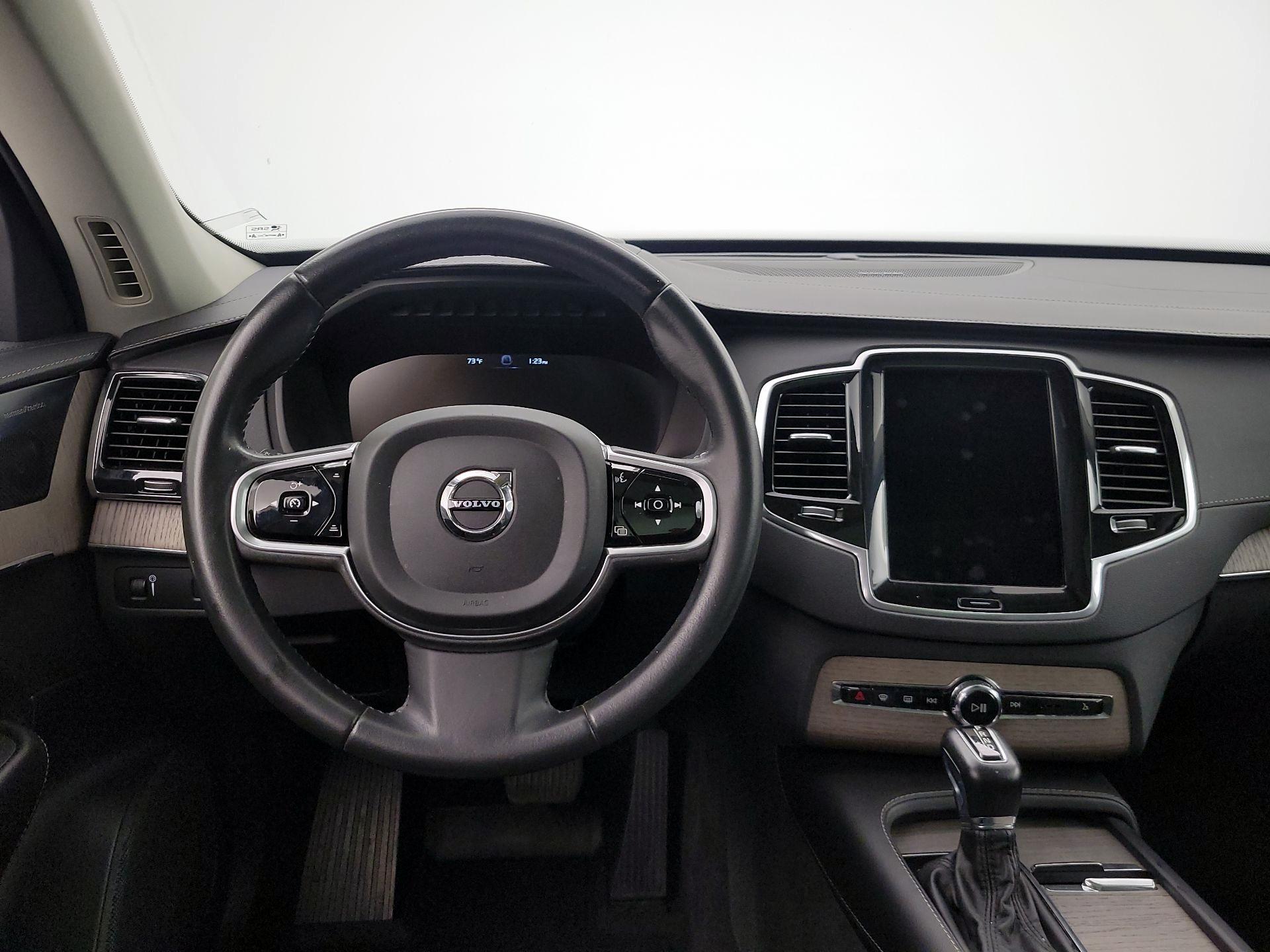 Thumbnail: 2022 Volvo XC90 - 10