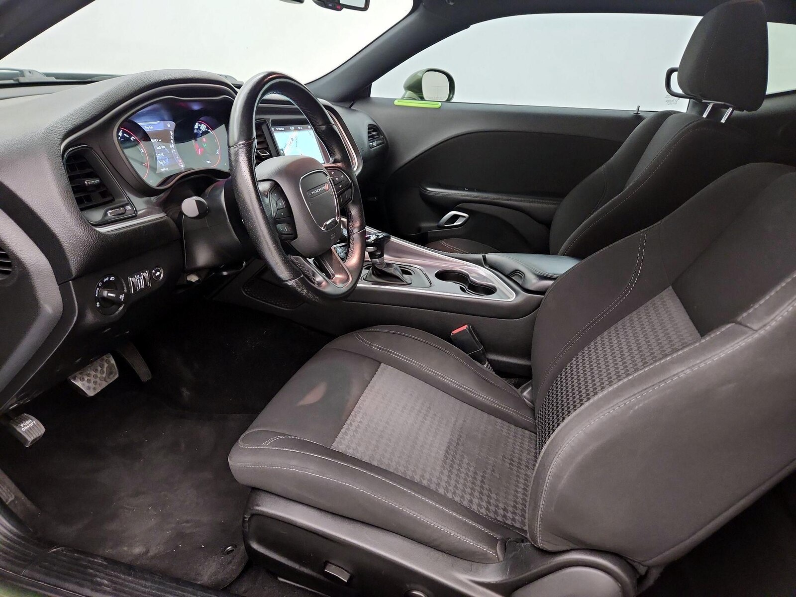 2022 Dodge Challenger SXT - Photo 12
