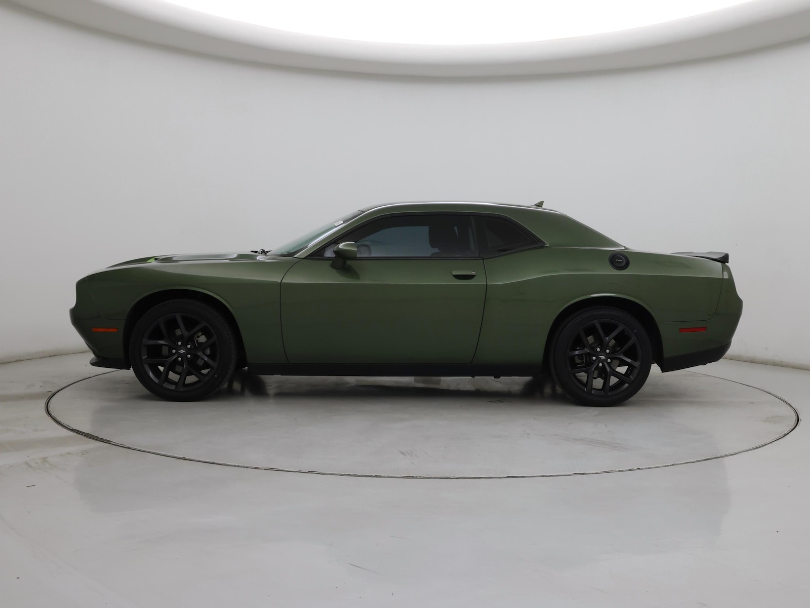 2022 Dodge Challenger SXT - Photo 4