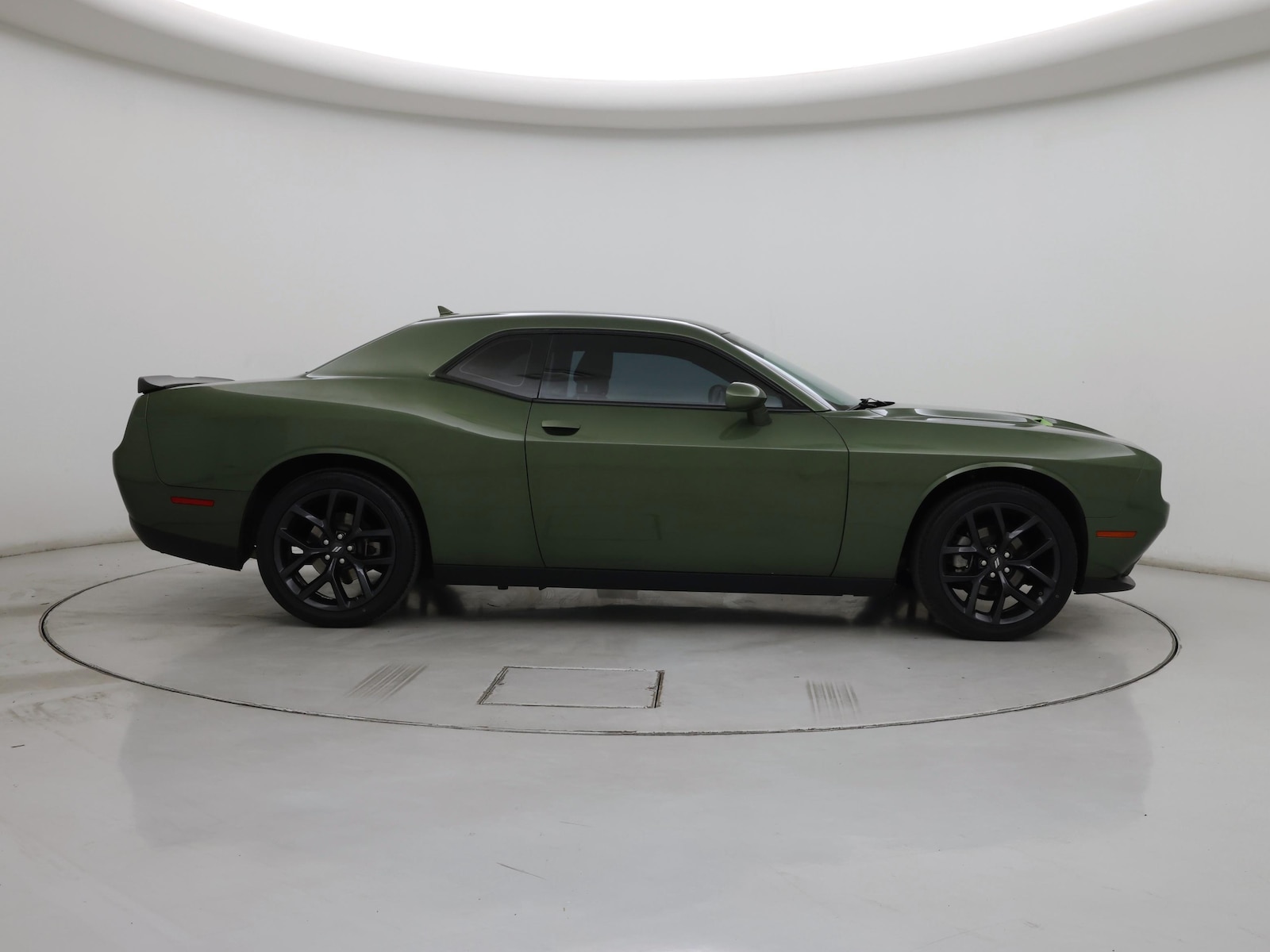 2022 Dodge Challenger SXT - Photo 8