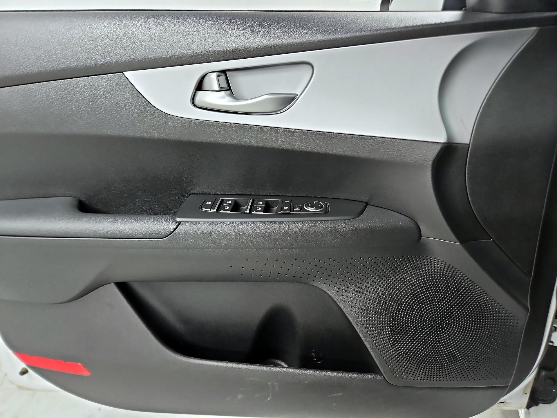 Thumbnail: 2024 Kia Forte - 12