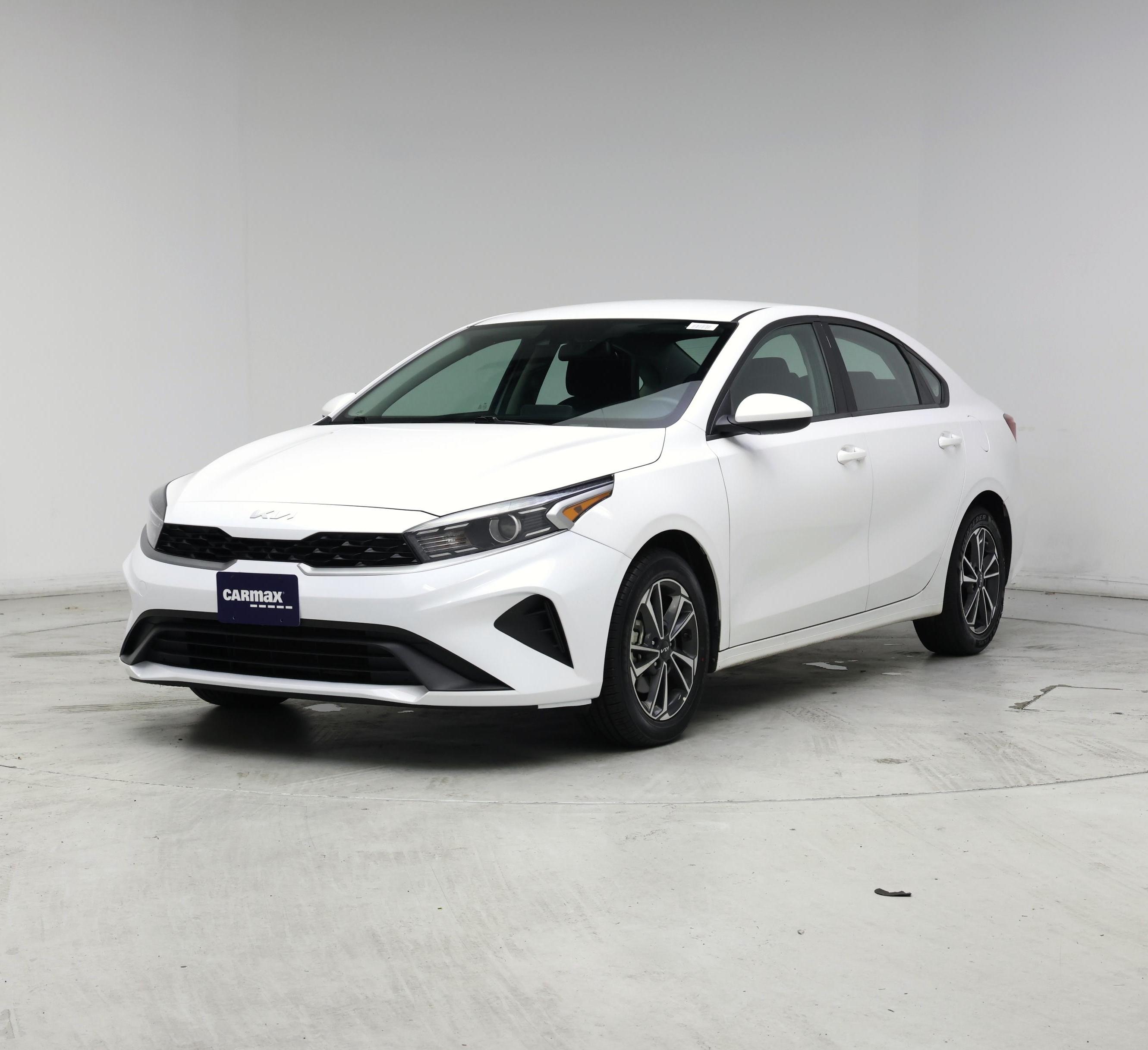 Thumbnail: 2024 Kia Forte - 4
