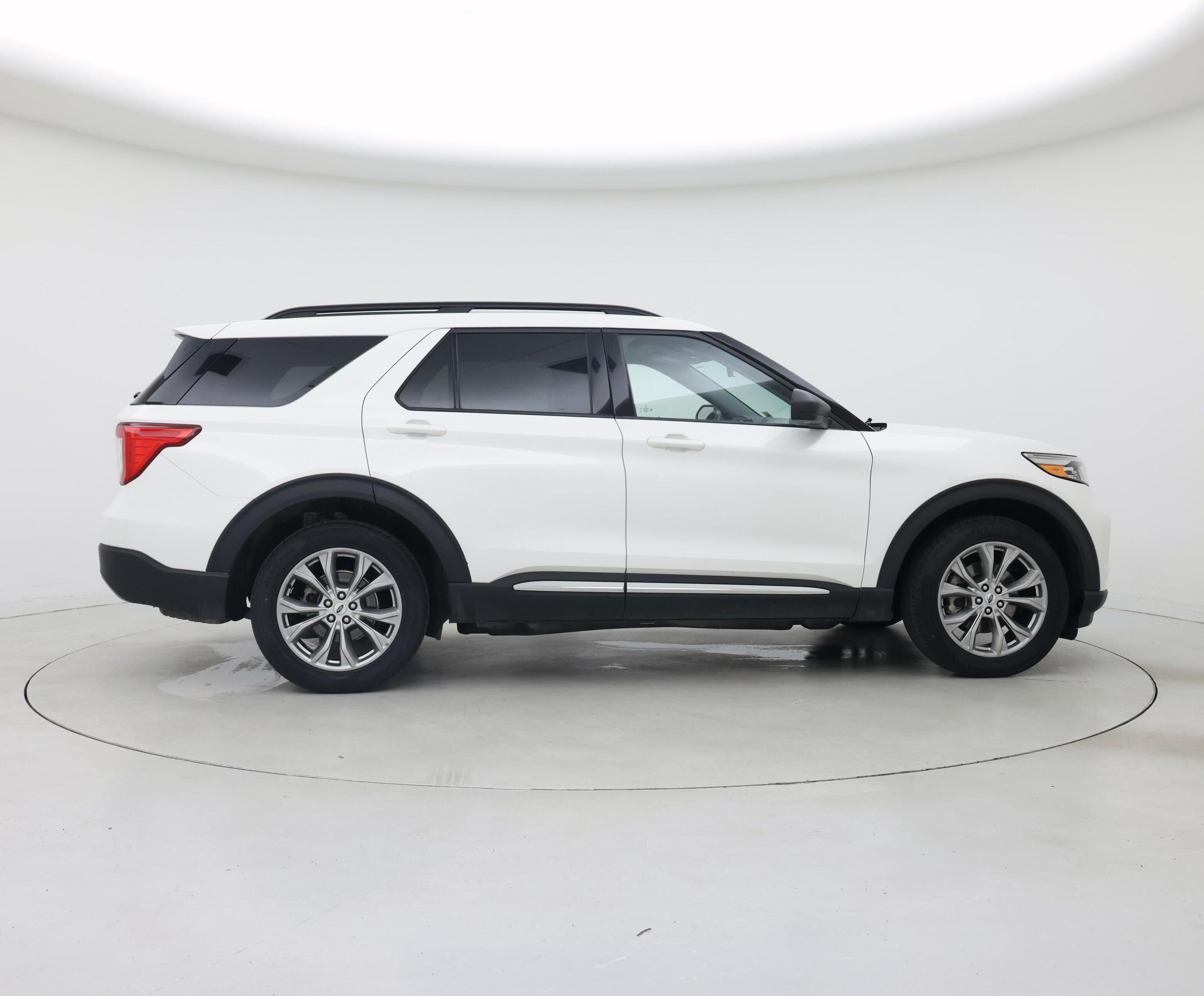 Thumbnail: 2022 Ford Explorer - 7