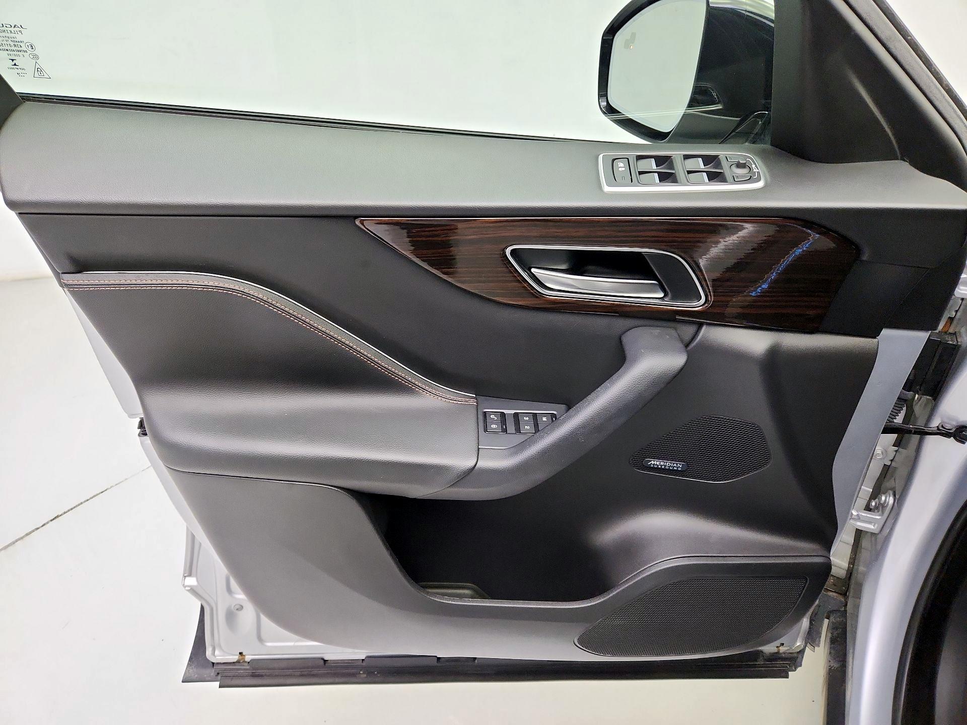 Thumbnail: 2020 Jaguar F-Pace - 12