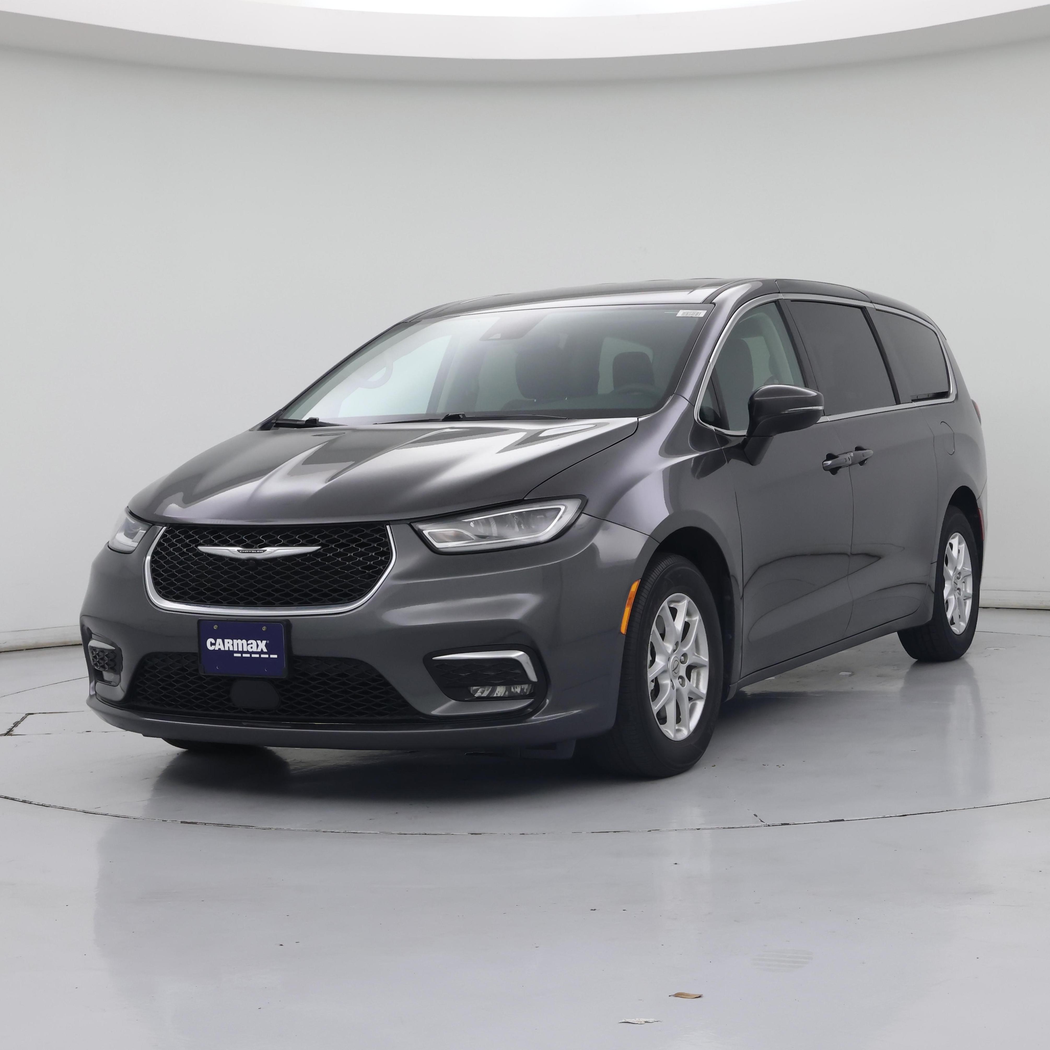 Thumbnail: 2023 Chrysler Pacifica - 4