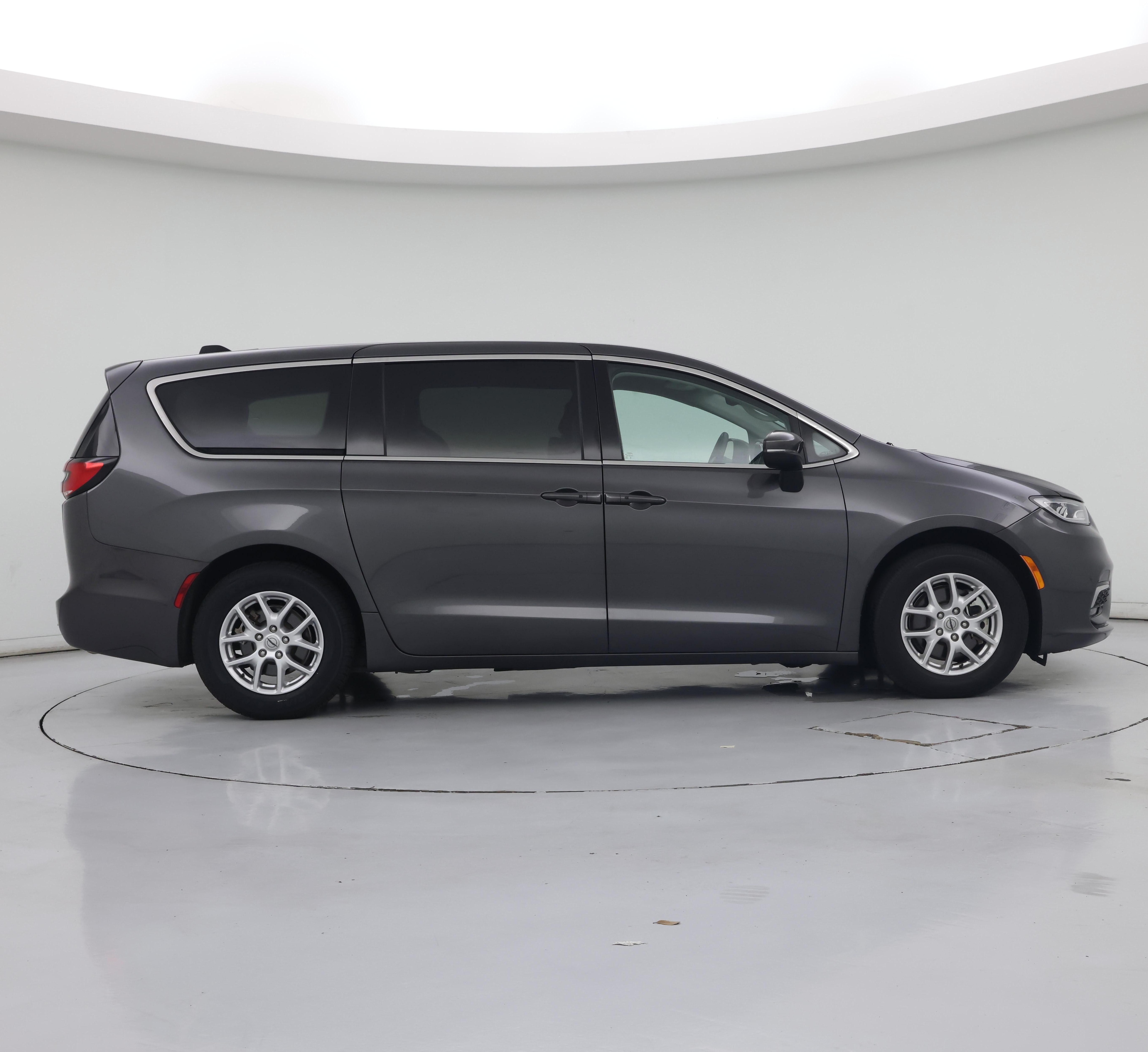 Thumbnail: 2023 Chrysler Pacifica - 7