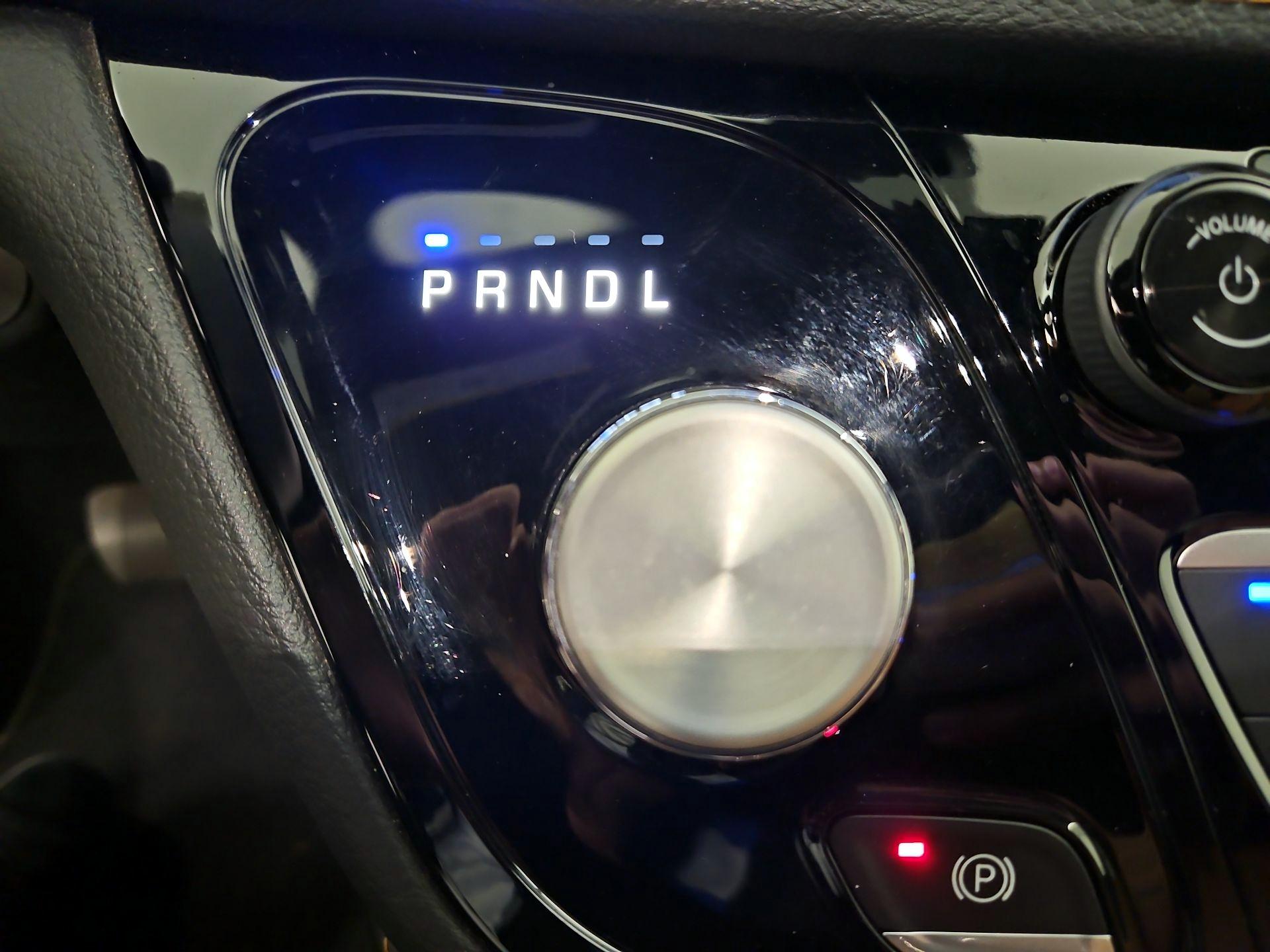 Thumbnail: 2022 Chrysler Pacifica - 17
