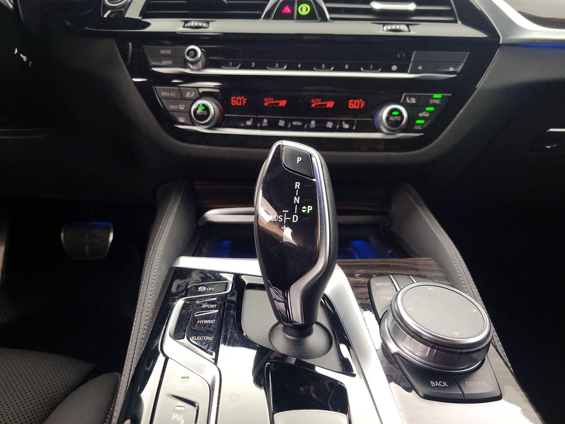 Thumbnail: 2023 BMW 5 Series - 17