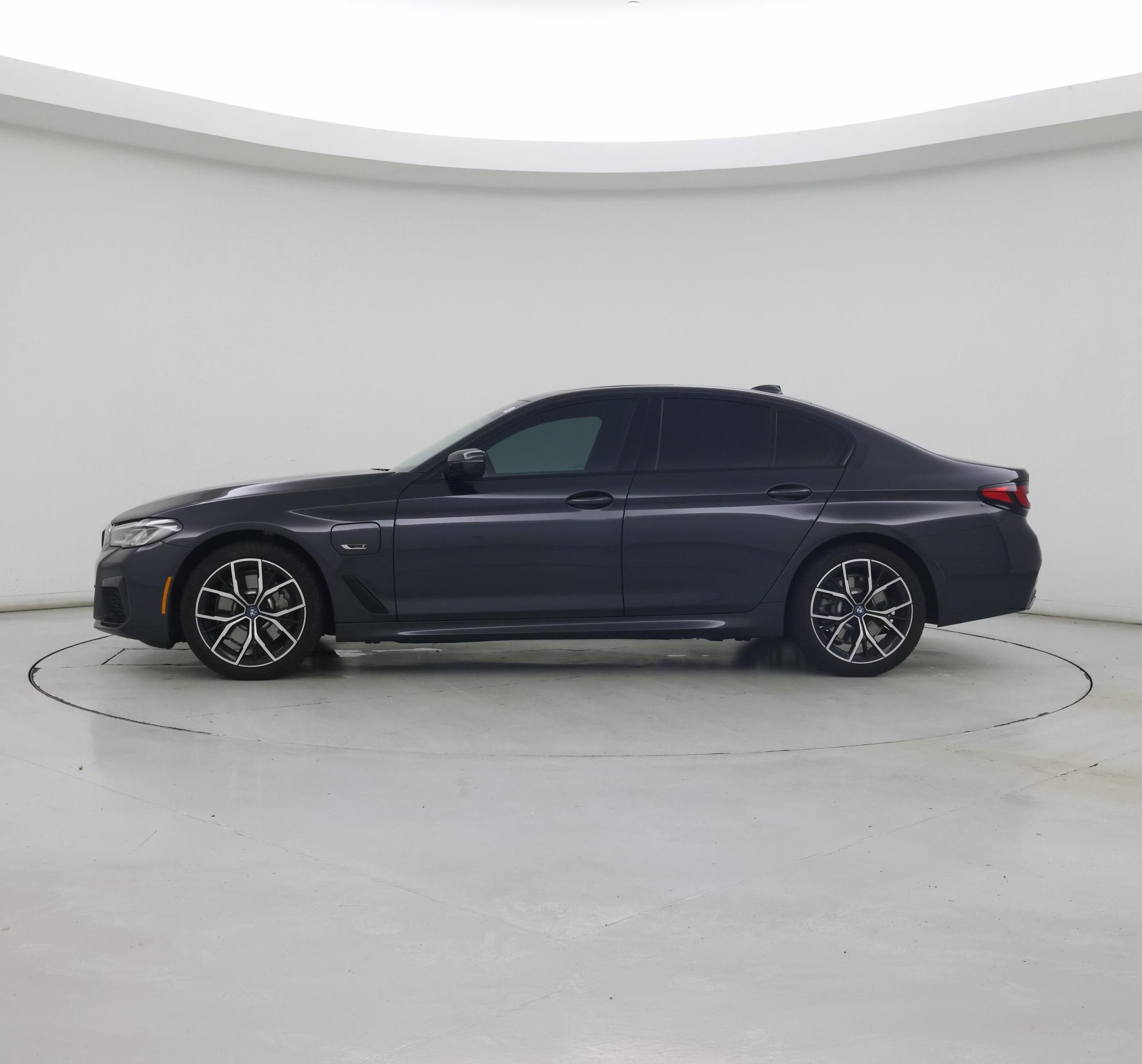Thumbnail: 2023 BMW 5 Series - 3