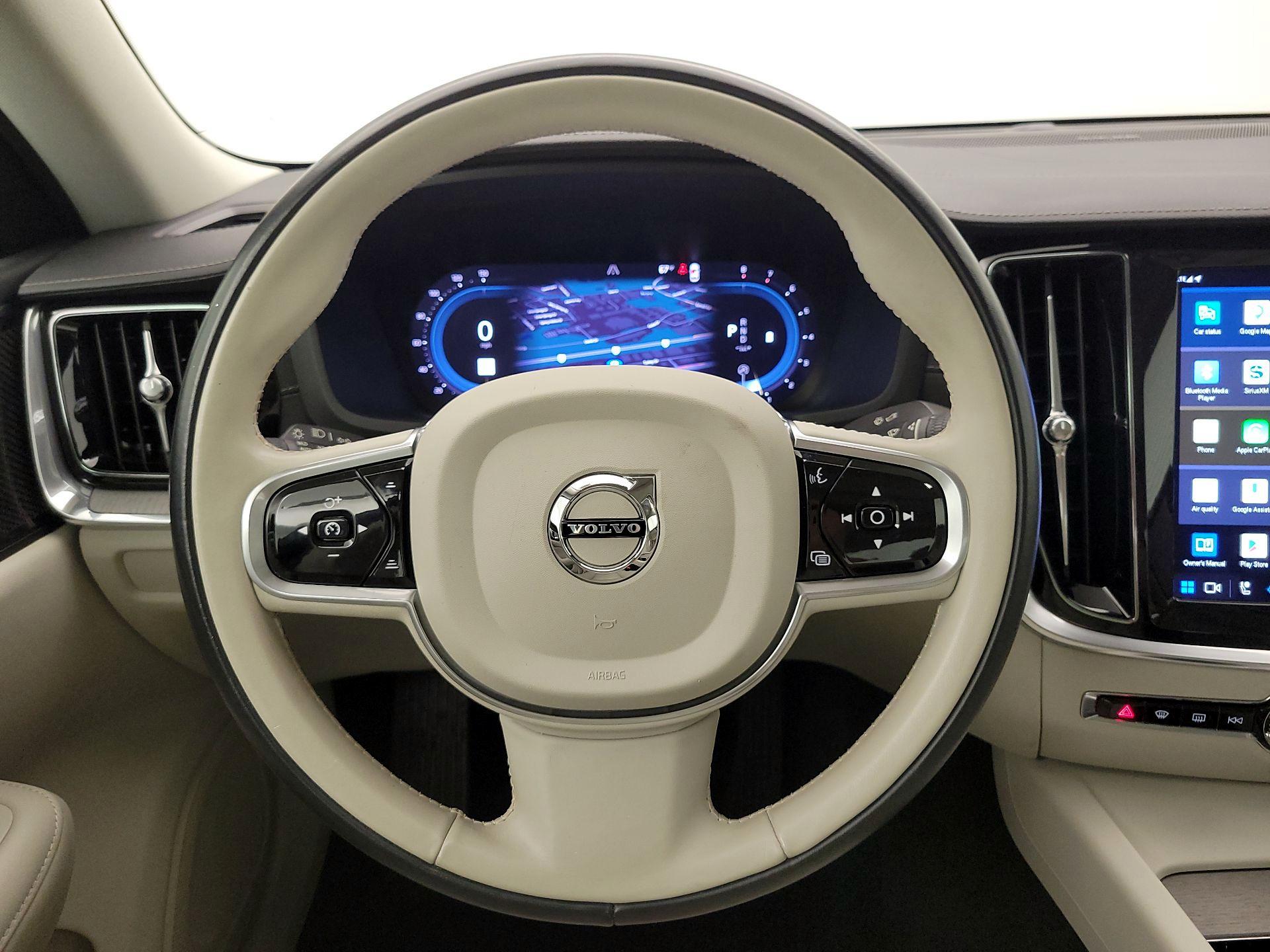 Thumbnail: 2023 Volvo S60 - 10
