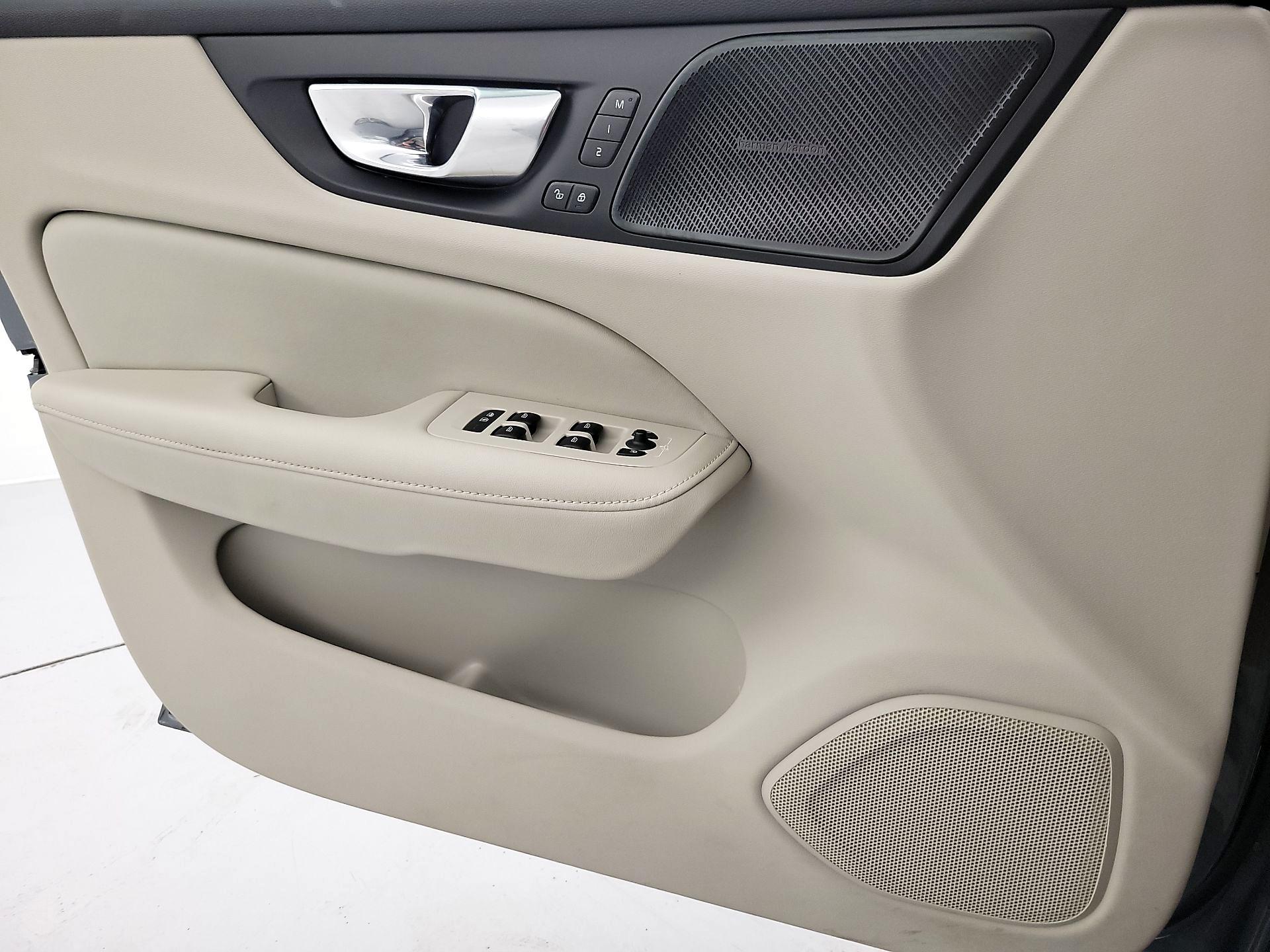 Thumbnail: 2023 Volvo S60 - 12