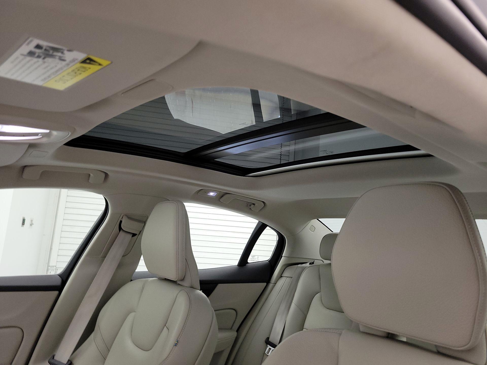 Thumbnail: 2023 Volvo S60 - 19