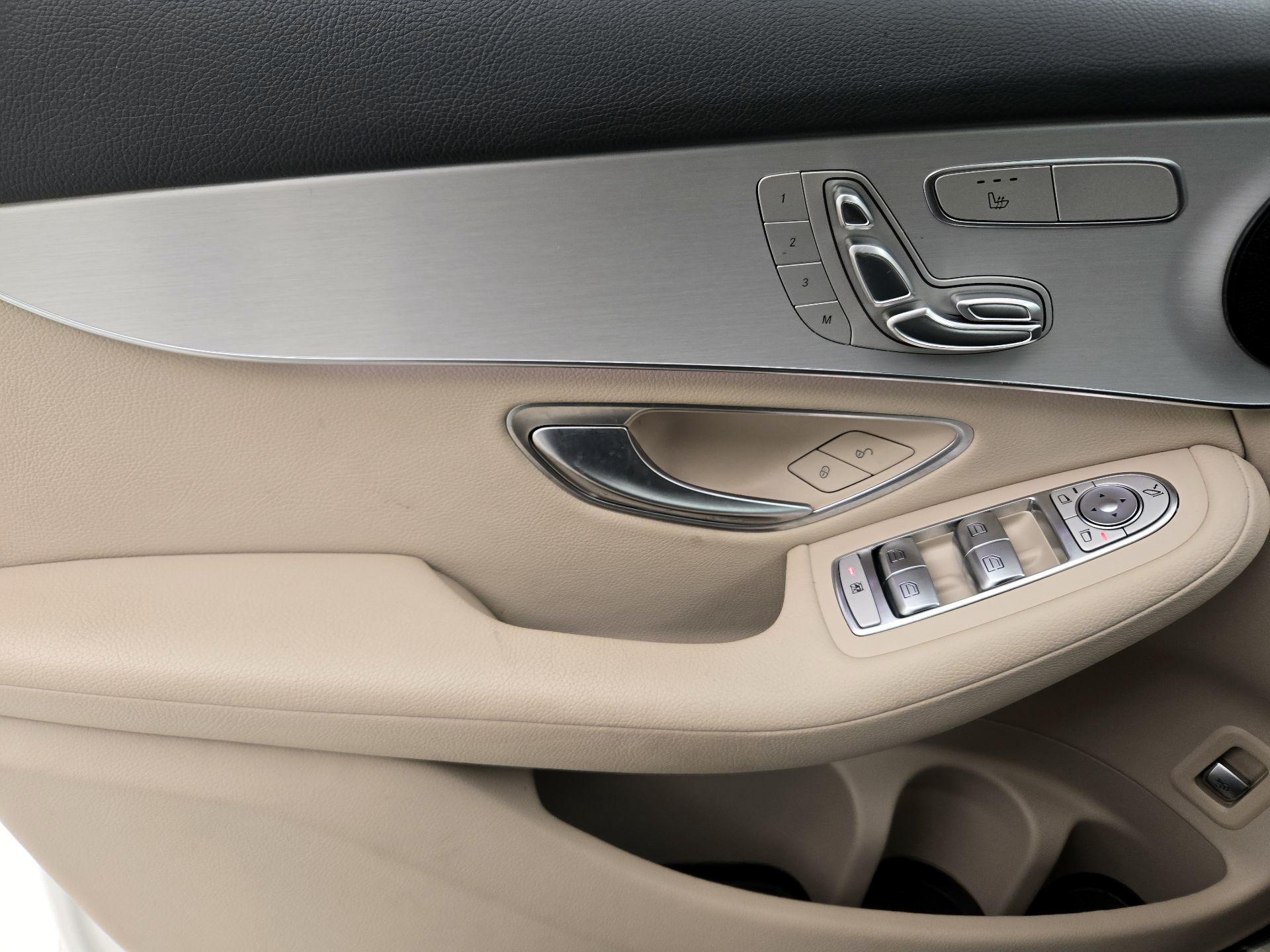 Thumbnail: 2022 Mercedes-Benz GLC - 12