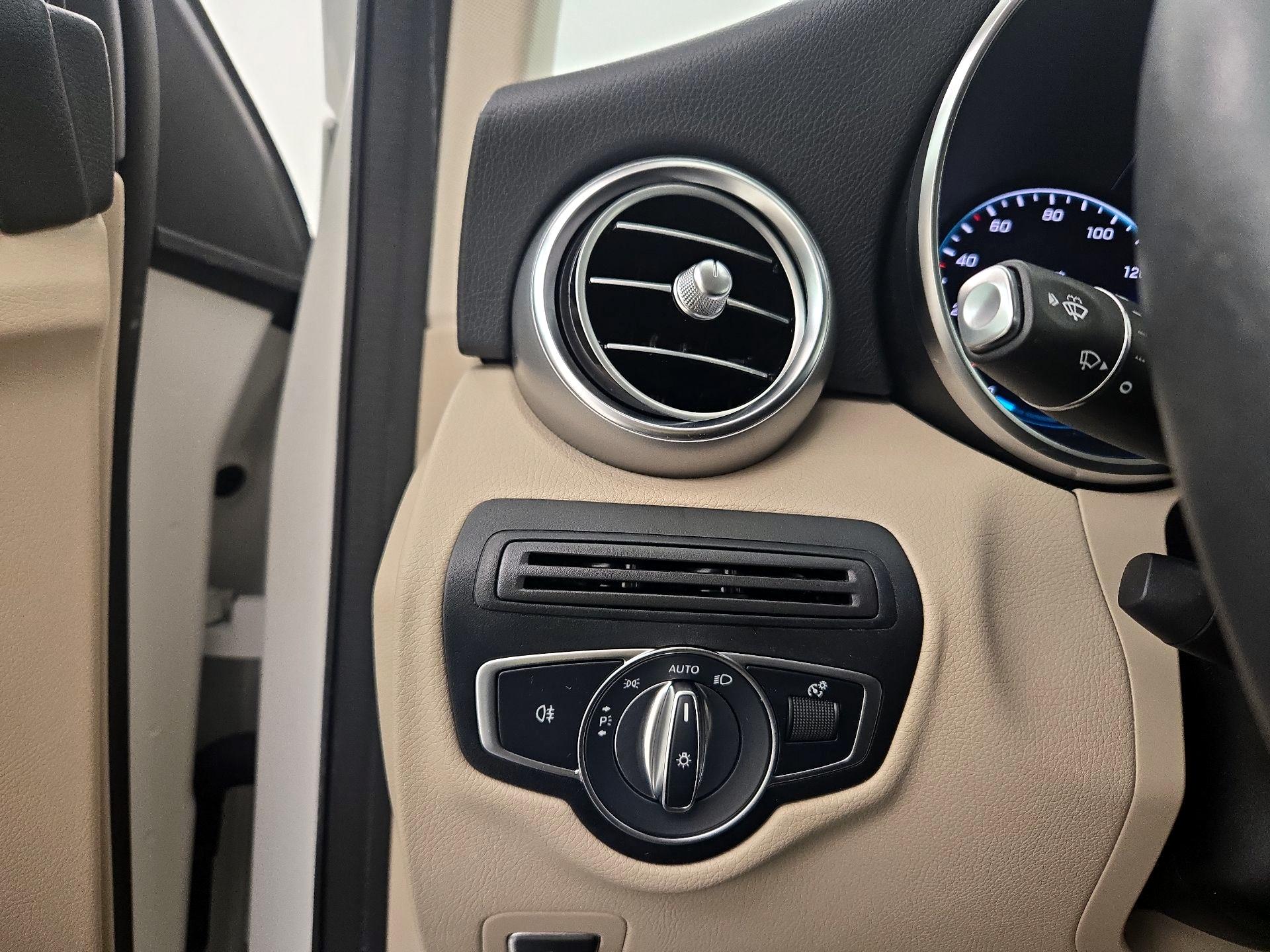 Thumbnail: 2022 Mercedes-Benz GLC - 13