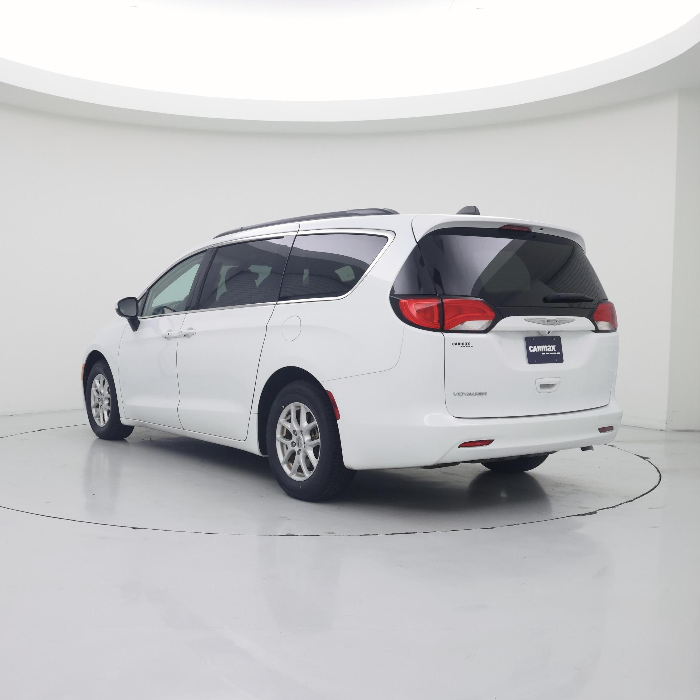 Thumbnail: 2021 Chrysler Voyager - 2