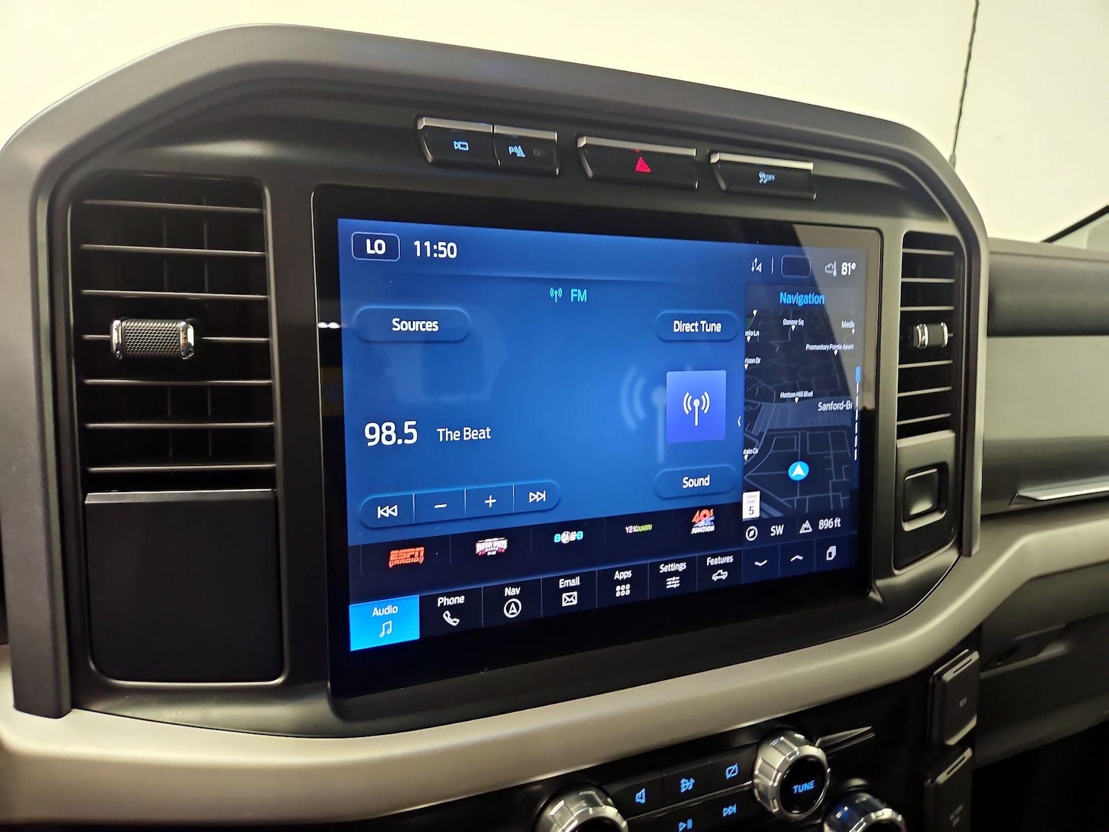 2023 Ford F-150 Lightning XLT - Photo 17