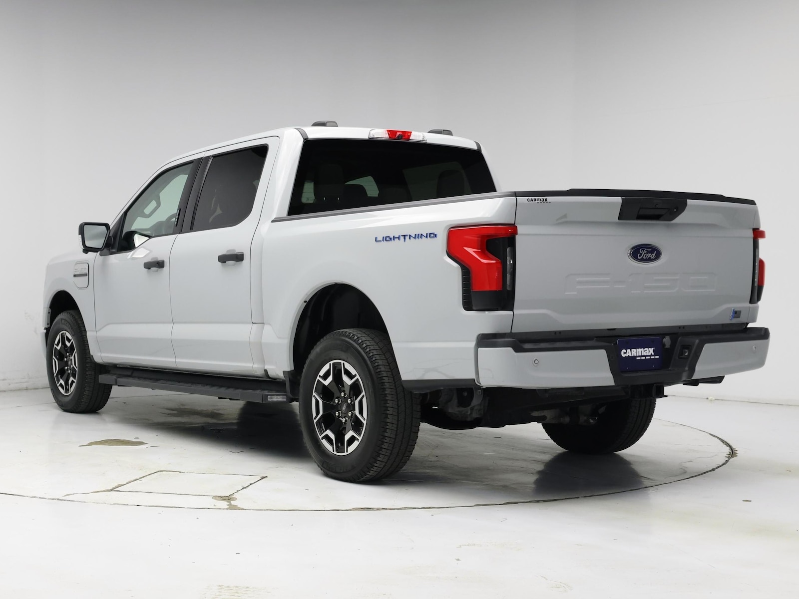 2023 Ford F-150 Lightning XLT - Photo 3