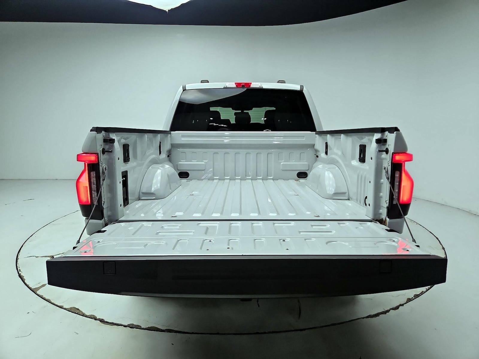 2023 Ford F-150 Lightning XLT - Photo 22