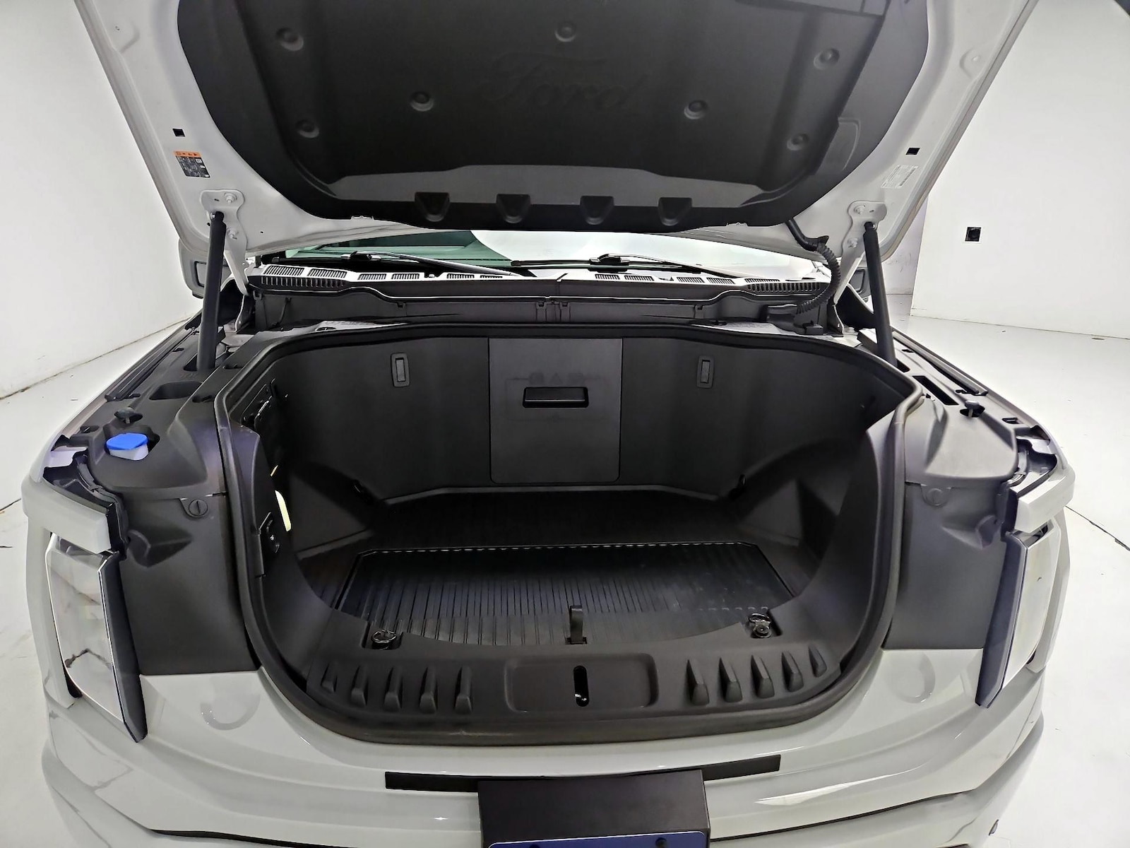 2023 Ford F-150 Lightning XLT - Photo 23