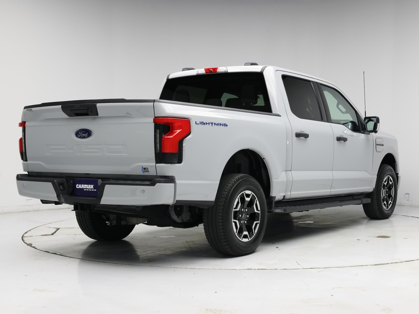 2023 Ford F-150 Lightning XLT - Photo 9