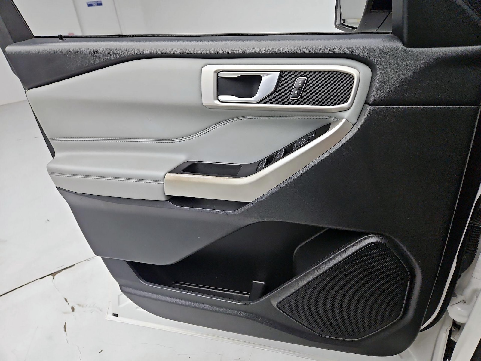 2022 Ford Explorer XLT - Photo 13