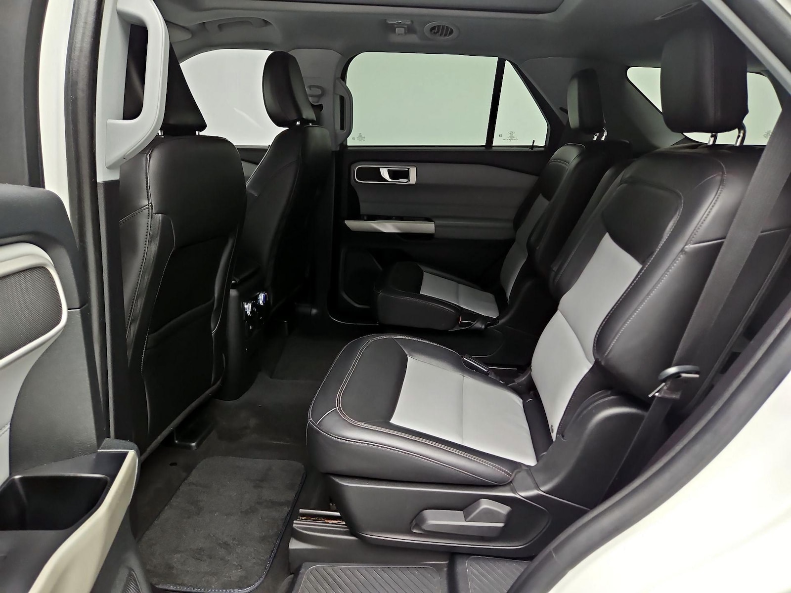 2022 Ford Explorer XLT - Photo 22