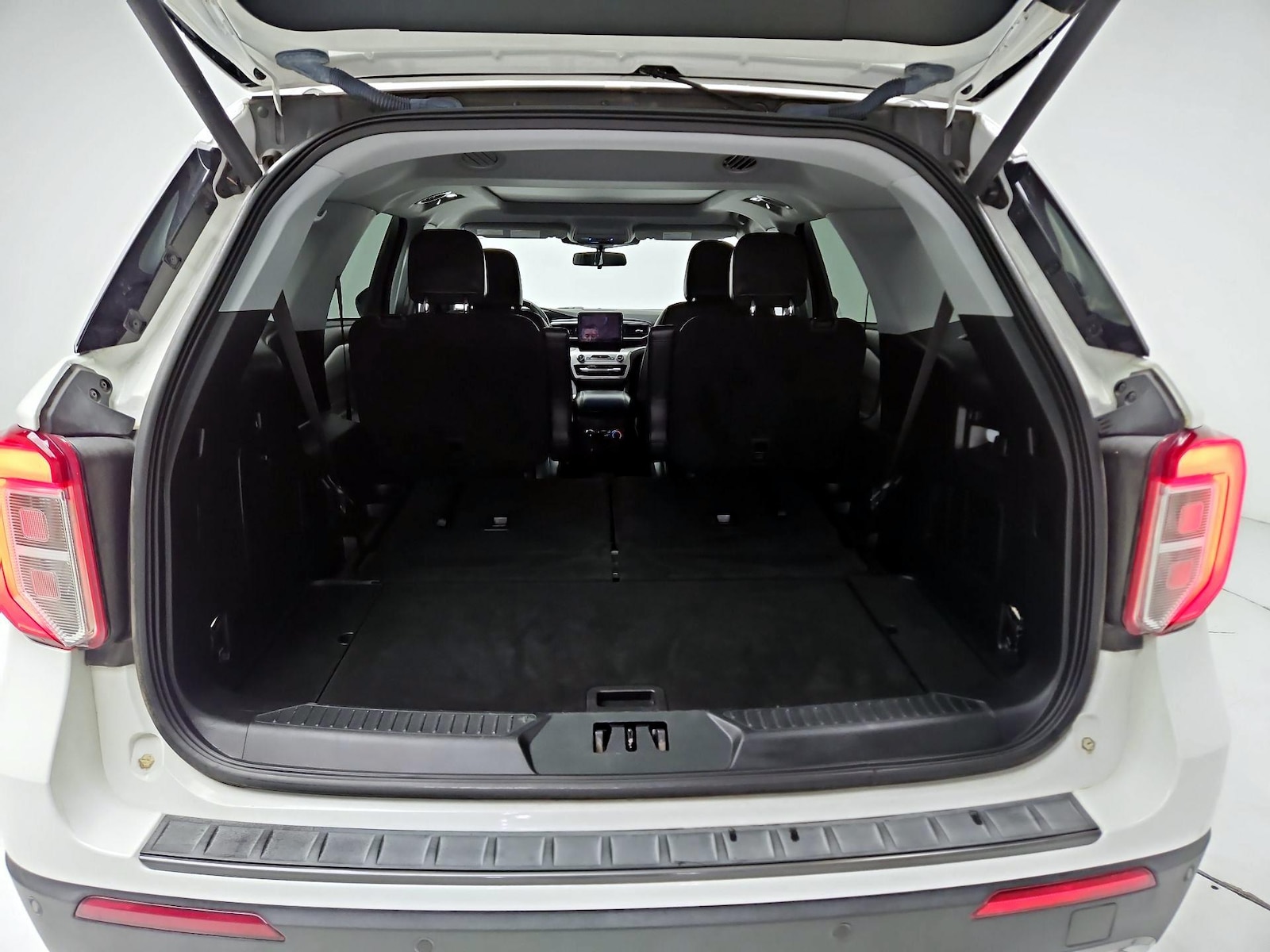 2022 Ford Explorer XLT - Photo 25
