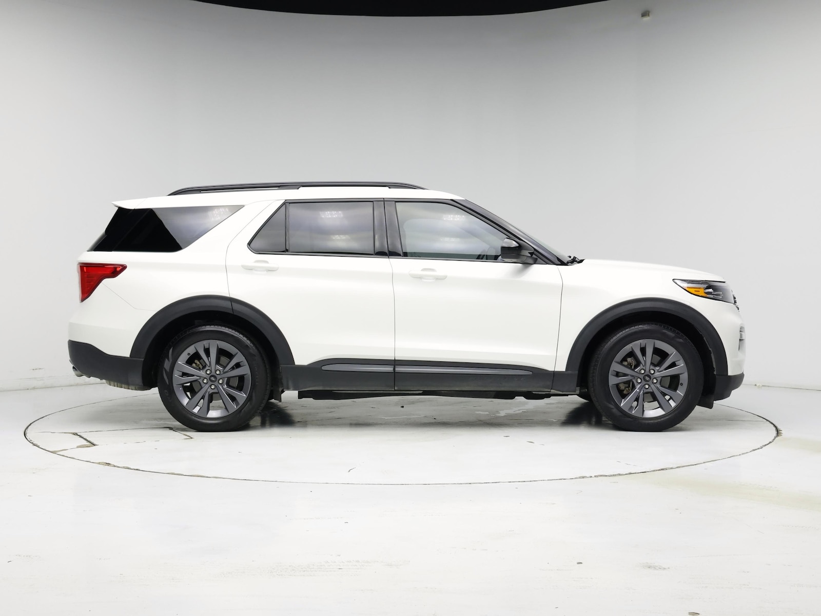 2022 Ford Explorer XLT - Photo 8