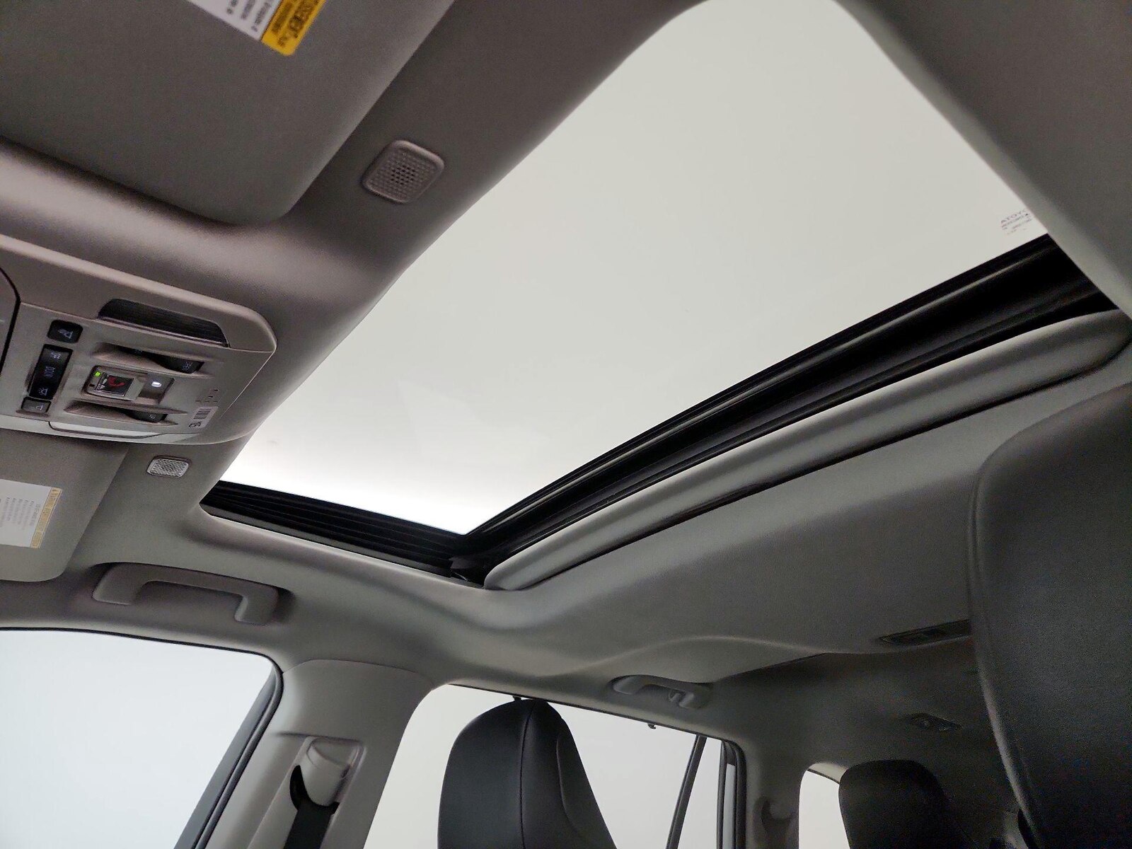 Sunroof(s) & Overhead Airbags
