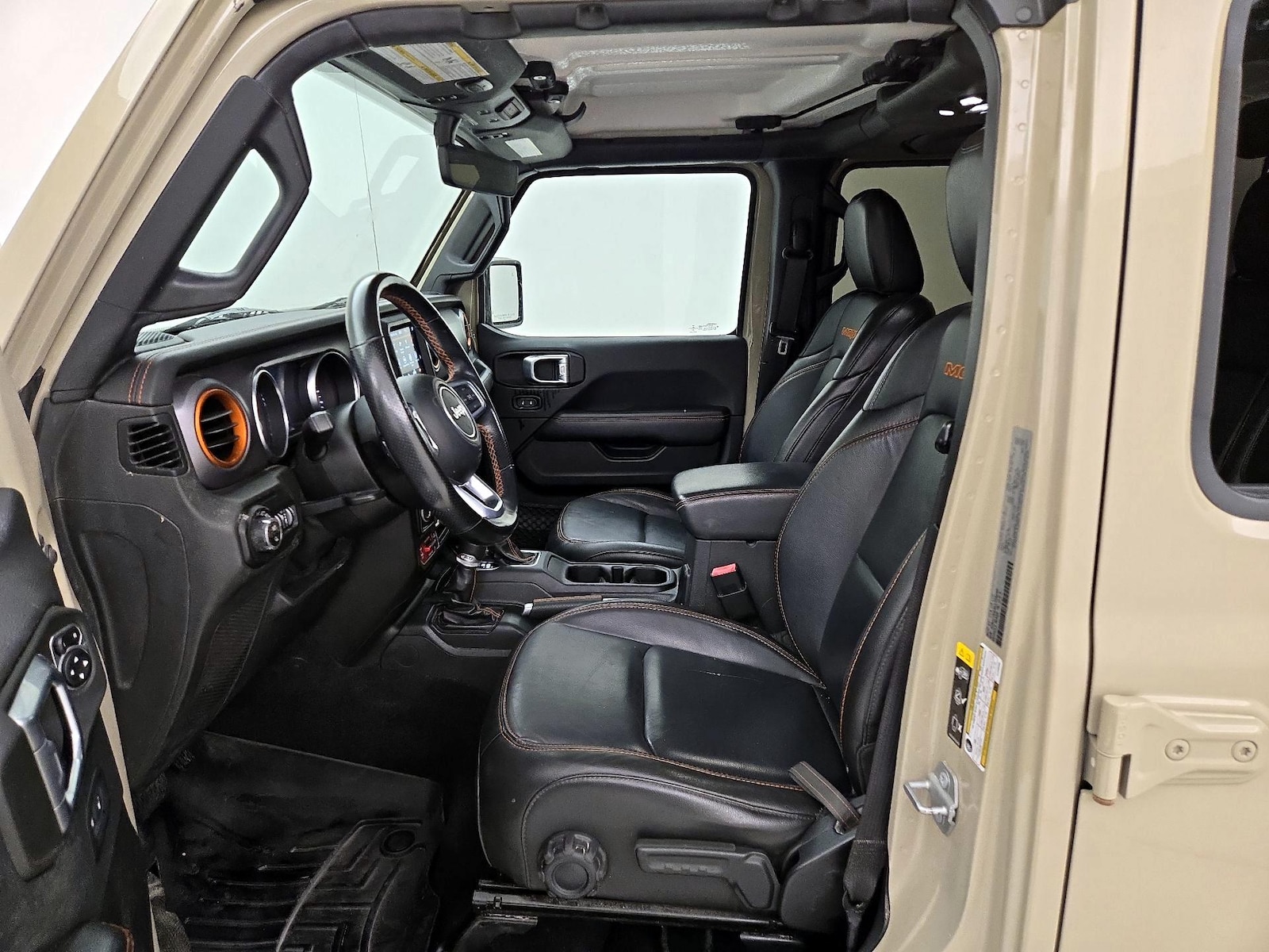 Leather Seats & Side Airbags
