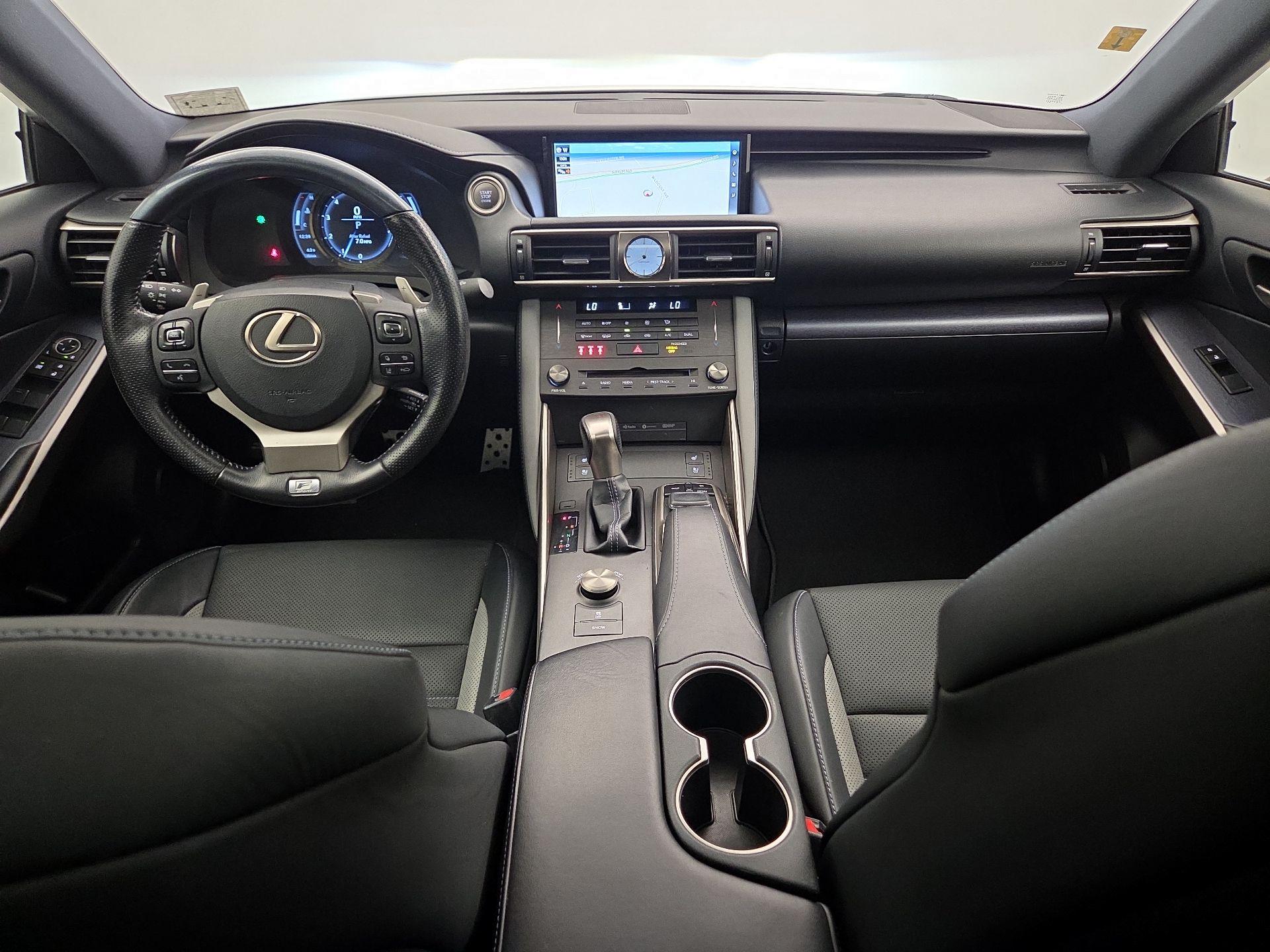 Thumbnail: 2020 Lexus IS - 9