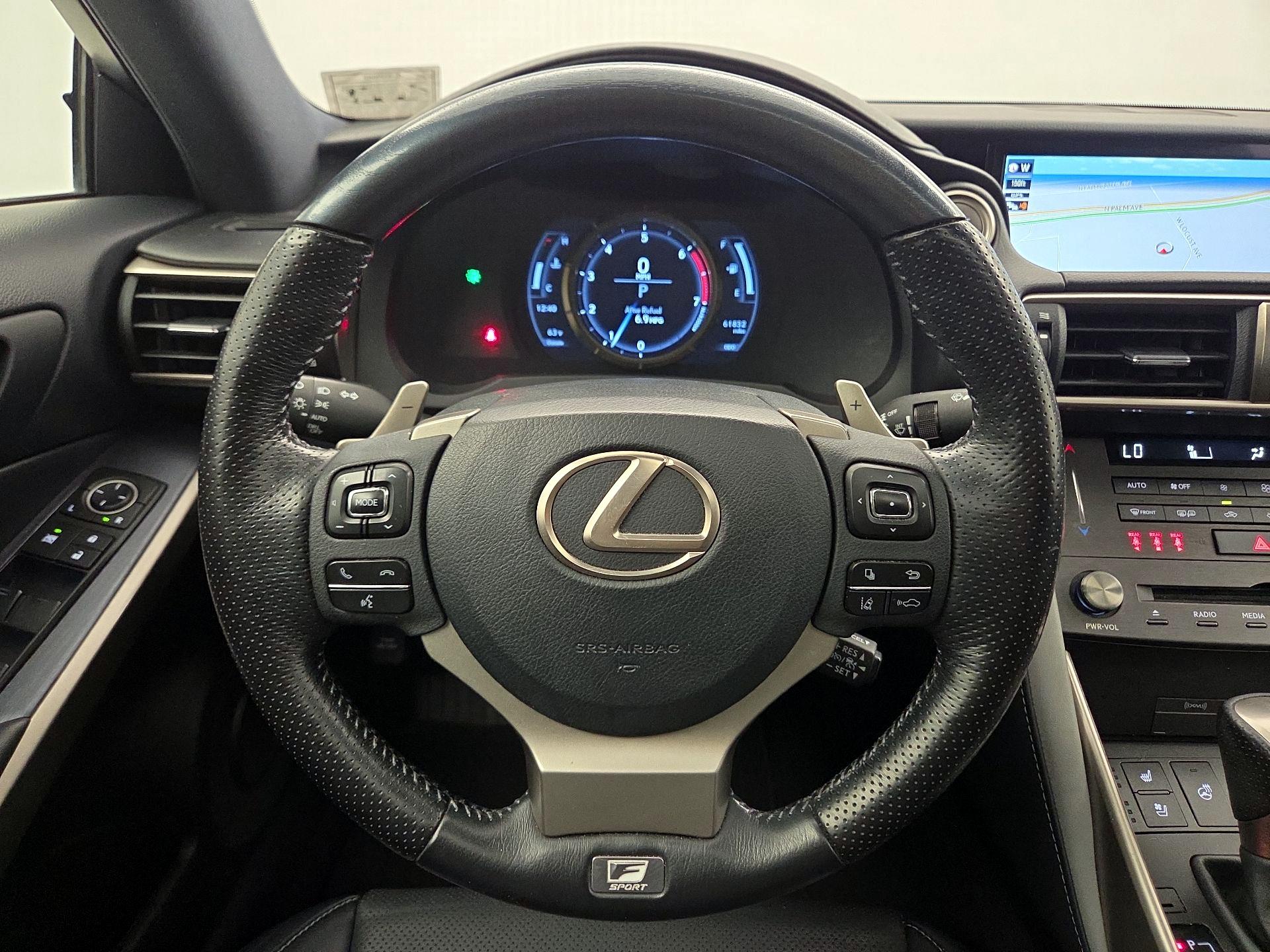 Thumbnail: 2020 Lexus IS - 10