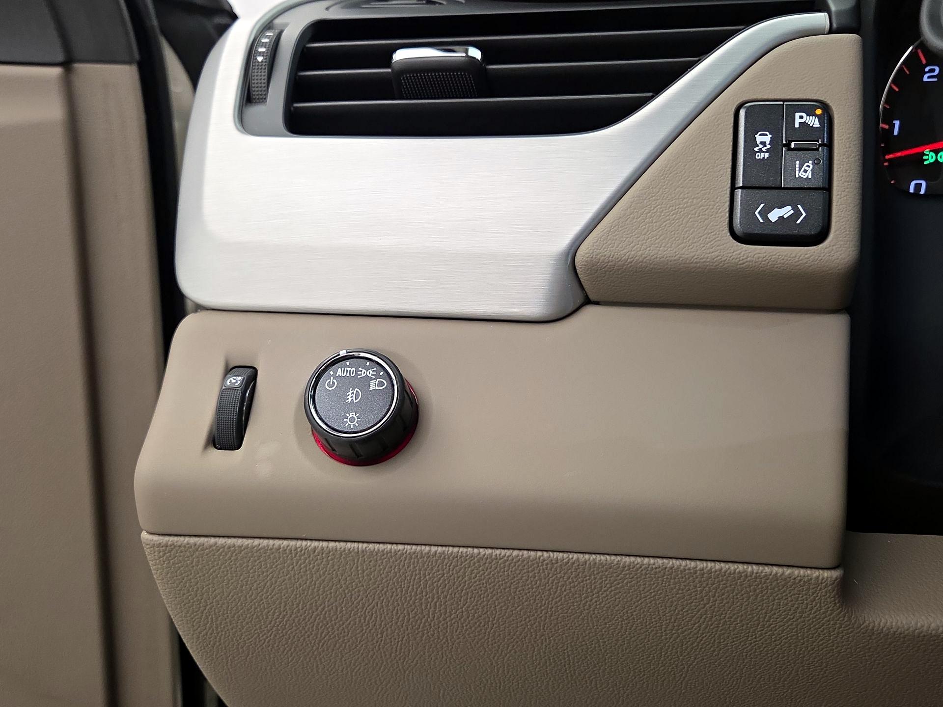 Thumbnail: 2015 GMC Yukon - 13