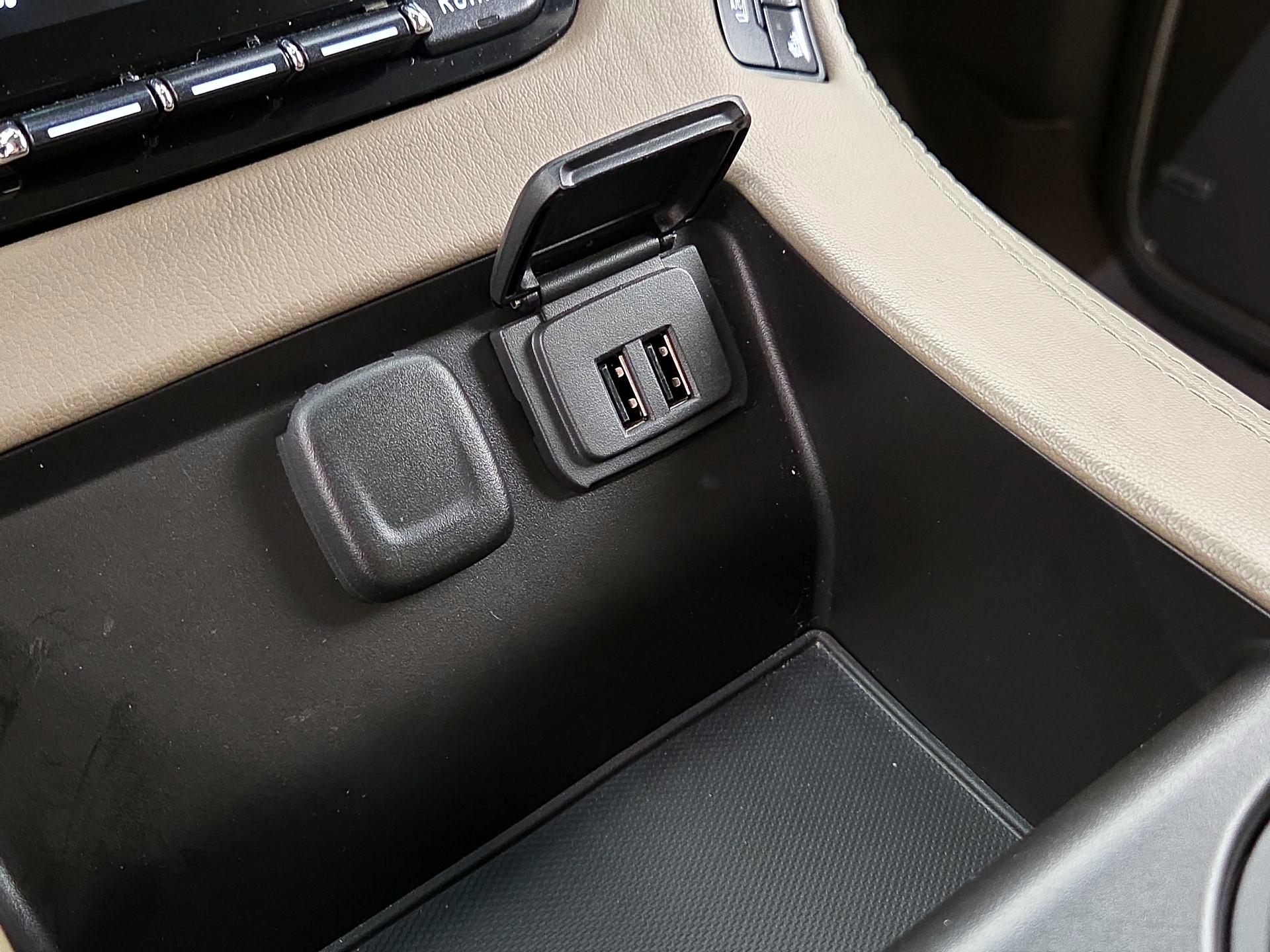 Thumbnail: 2015 GMC Yukon - 19