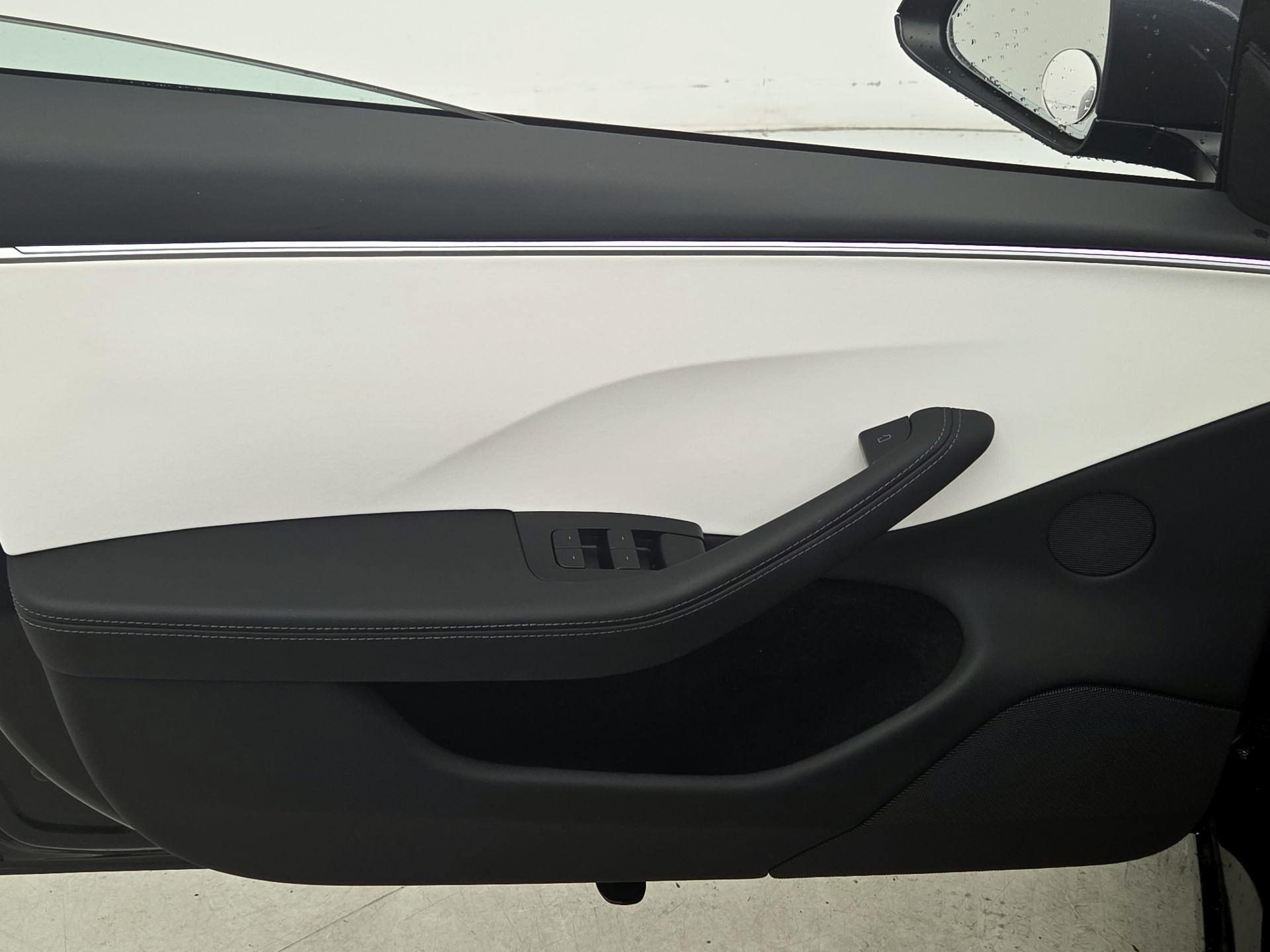 Thumbnail: 2024 Tesla Model 3 - 12