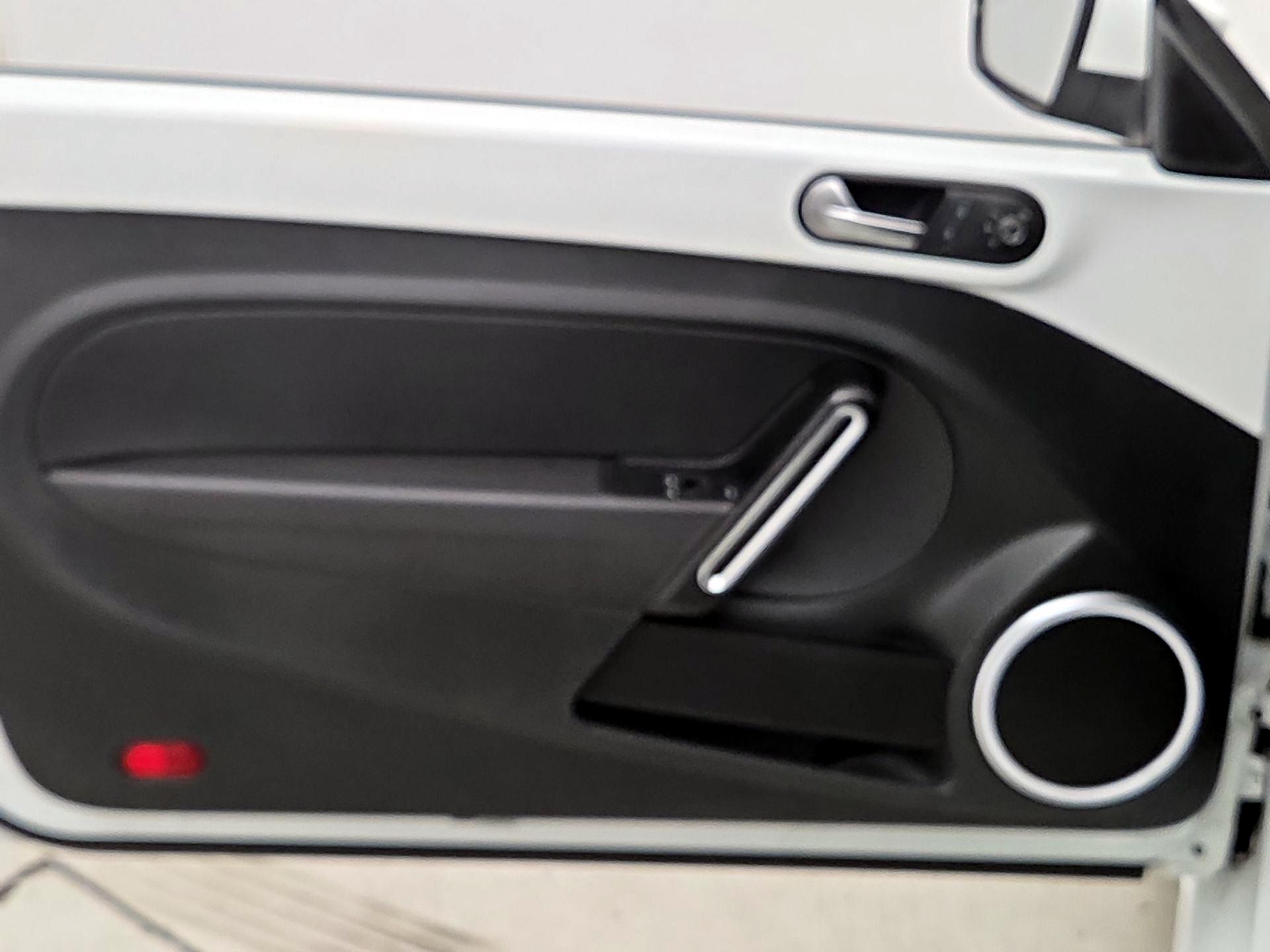 Thumbnail: 2019 Volkswagen Beetle - 12