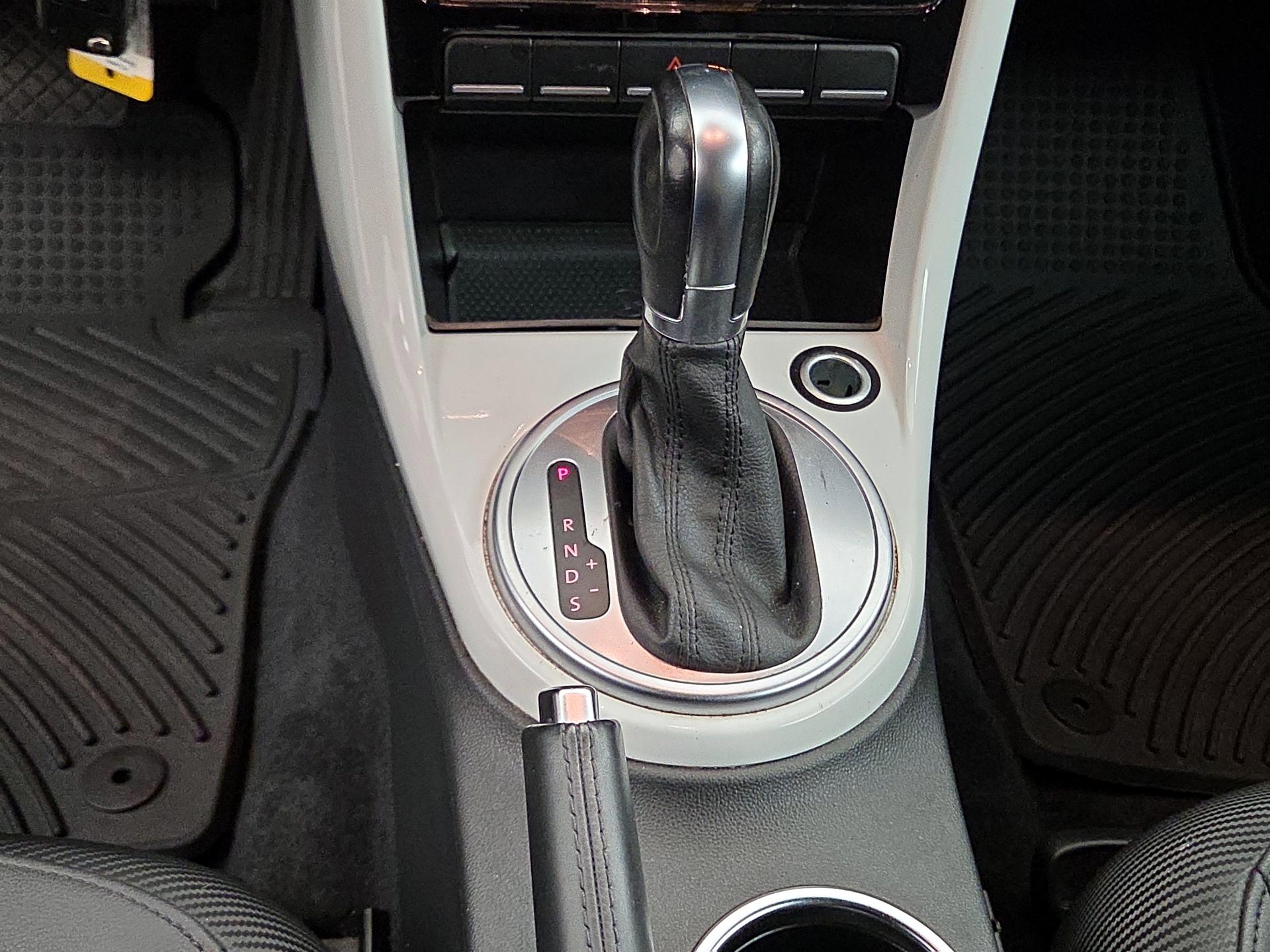 Thumbnail: 2019 Volkswagen Beetle - 16